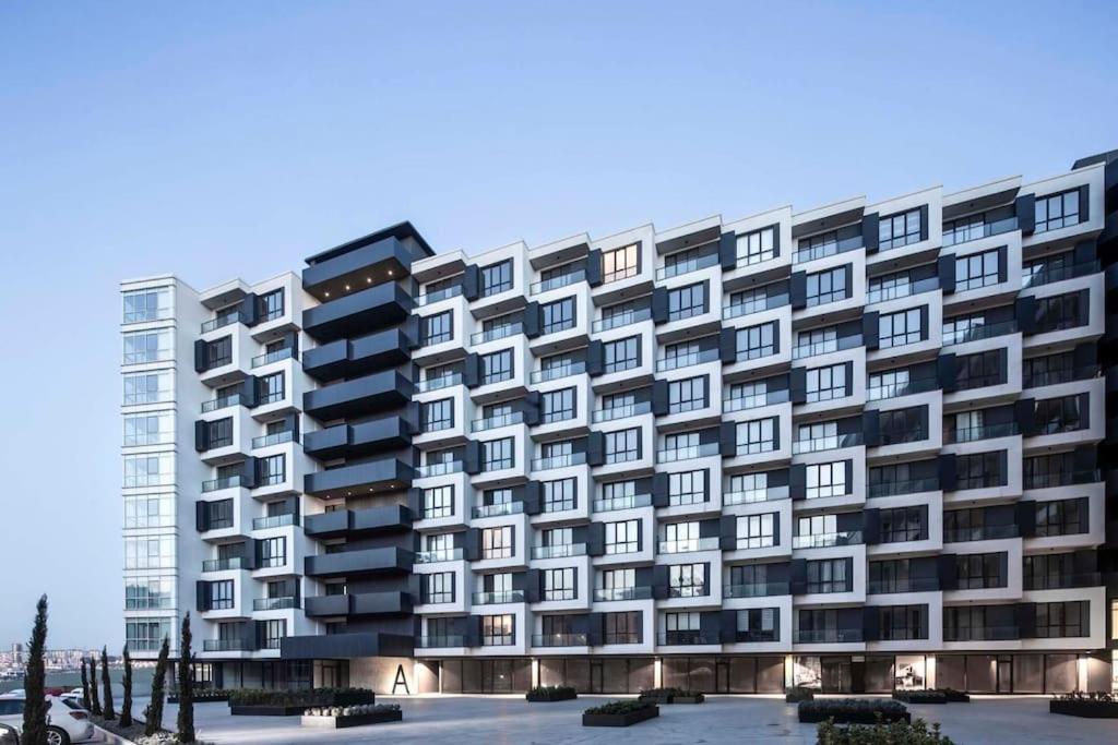 A Lovely And New Place In Beylikduzu Apartment