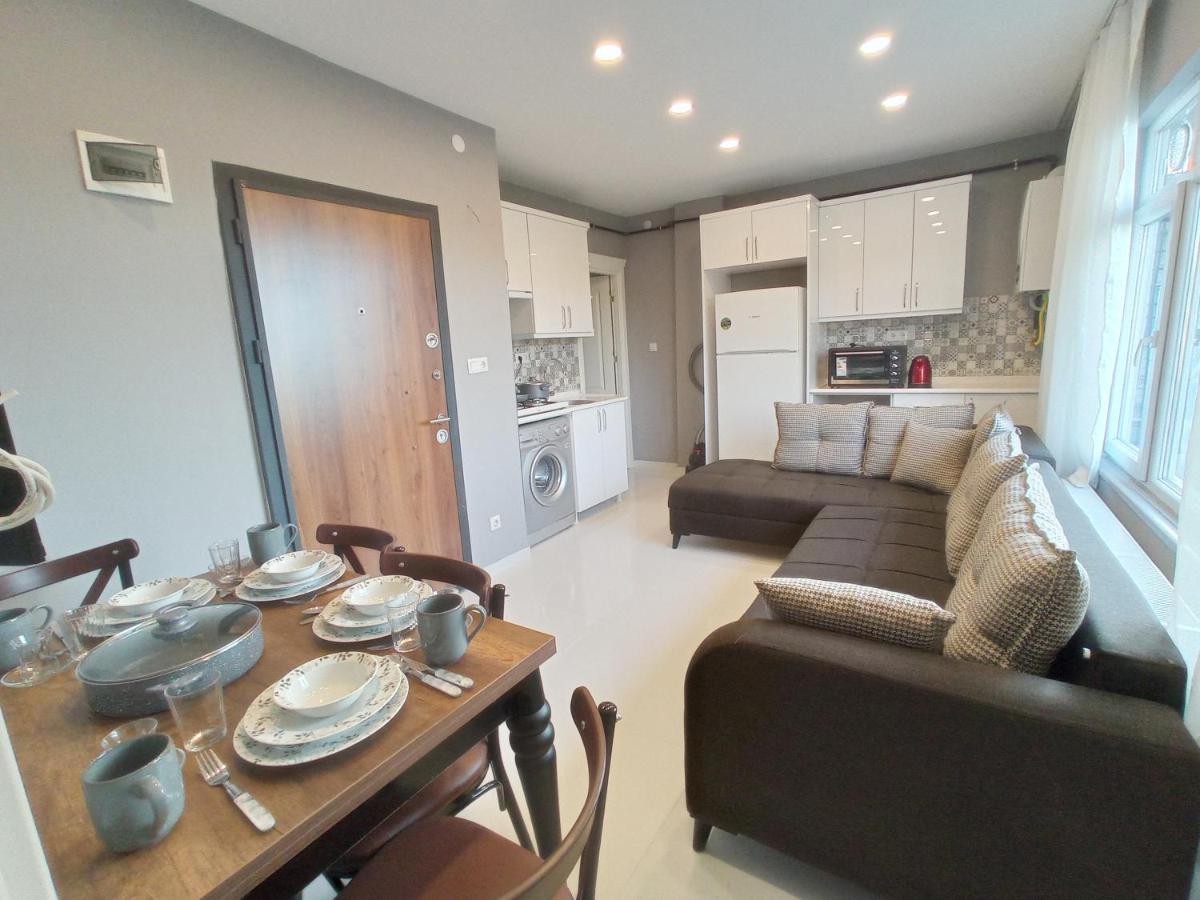 Confort In Historical Area Apartment