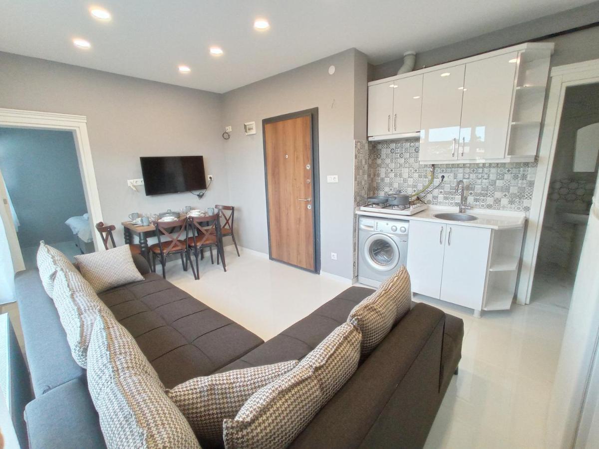 Confort In Historical Area Apartment