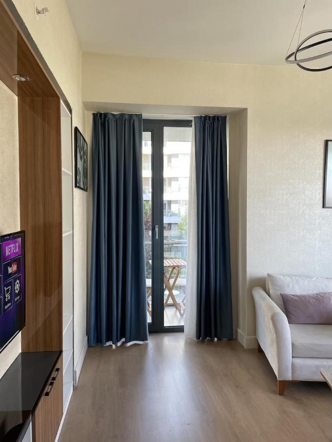 Brand-new 3-bedroom With Terrace Near Mall Of - Batisehir 36 Apartamento *