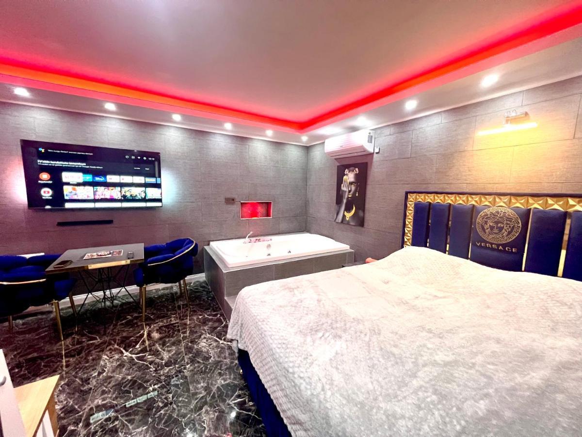 Levent Palace Jakuzili * Istanbul