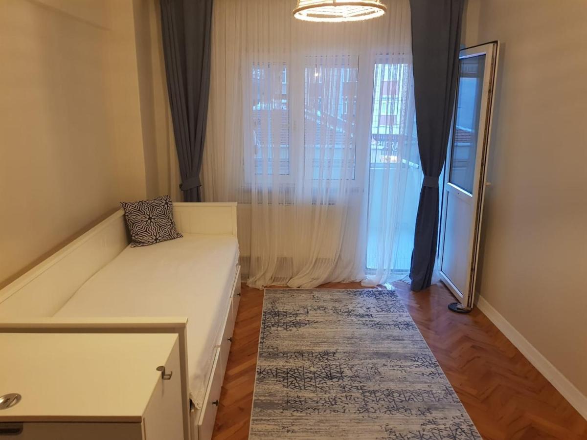 Apartment 5 Minutes To Subway Istanbul