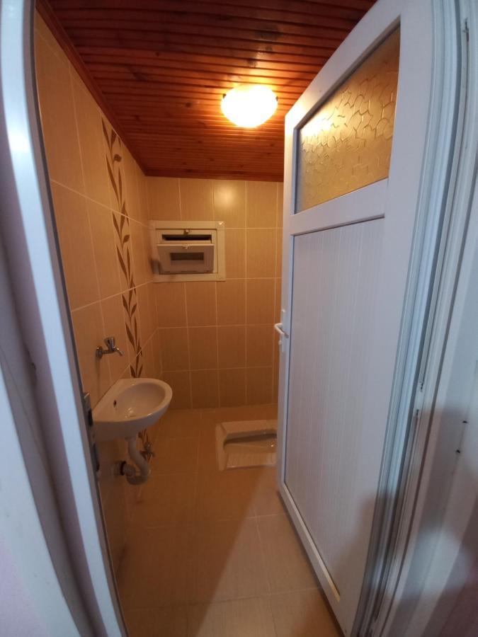 Apartment Girls Apart Only Women Please No Men *