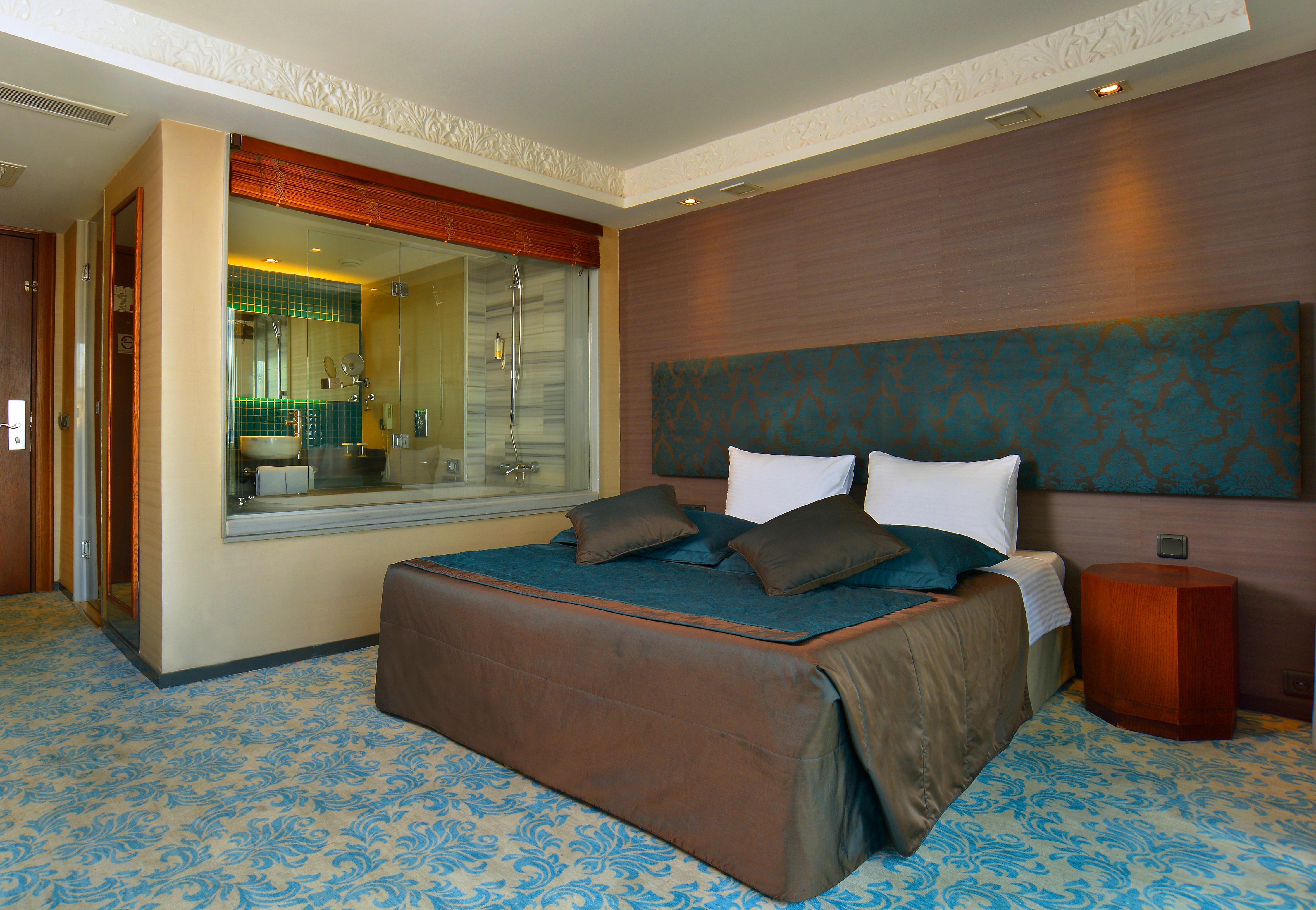 Pera Tulip & Hotel 4*