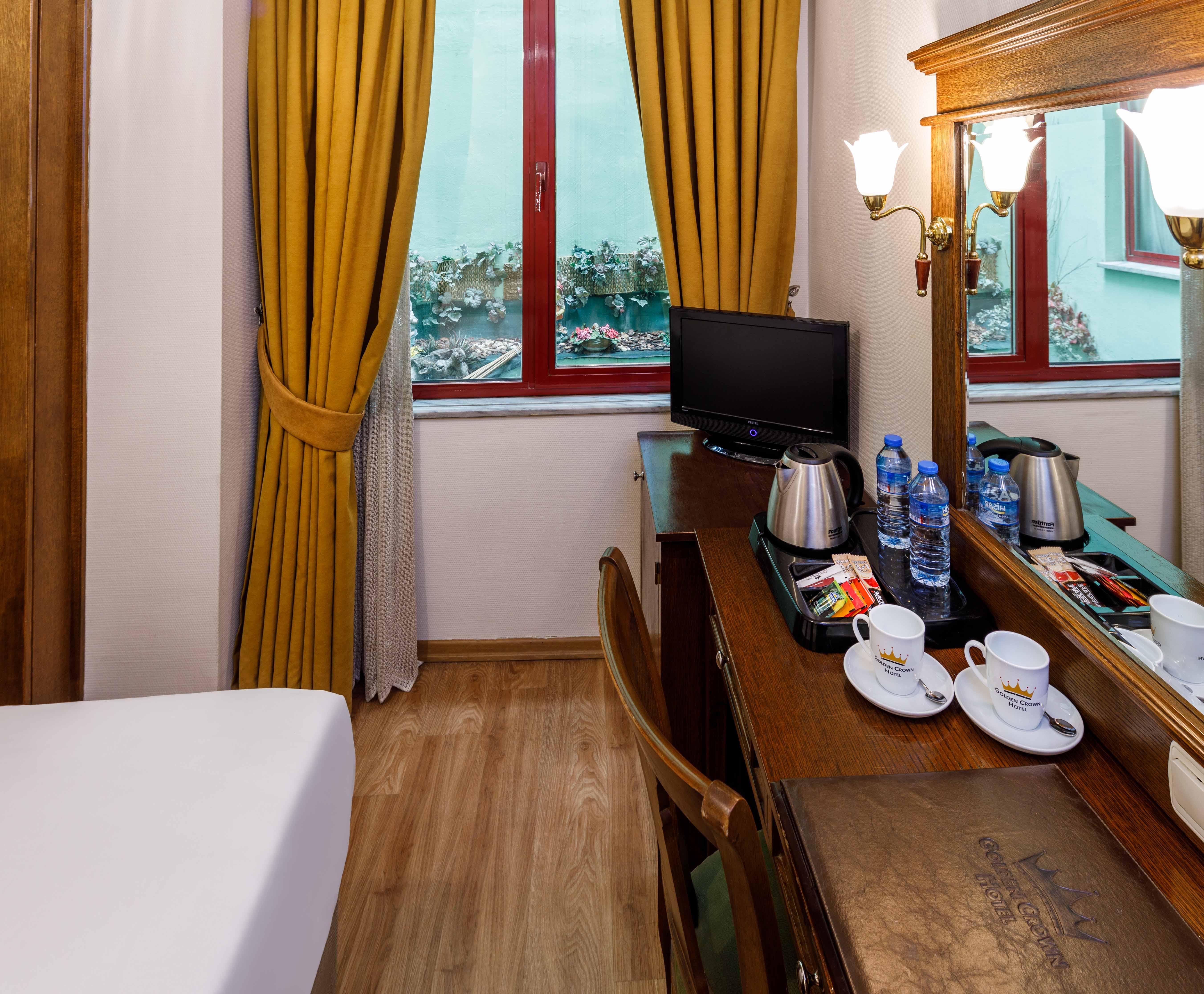 Hotel Golden Crown 3*