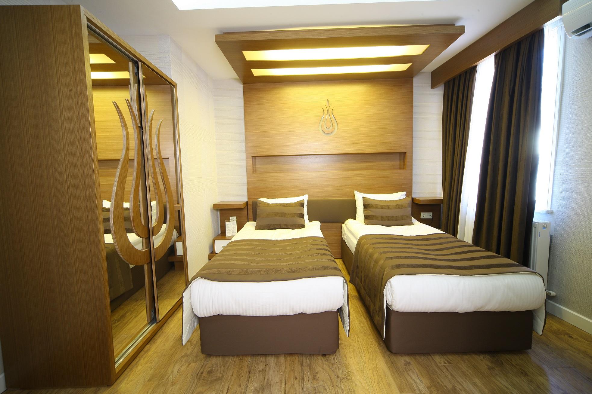 Black Pearl 3*