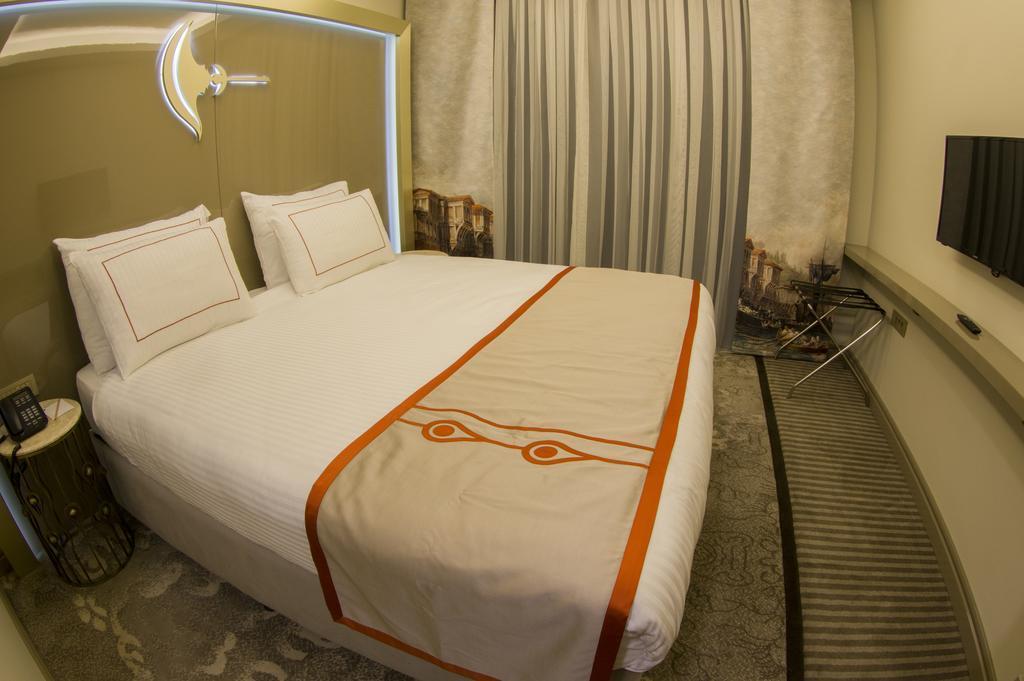 Peyk Oldcity Hotel 3*