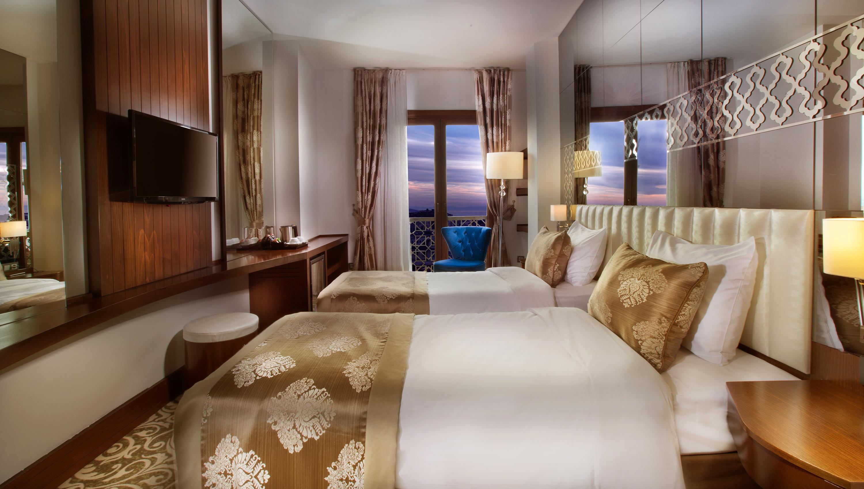 Taksim Pera Center Hotel 4*