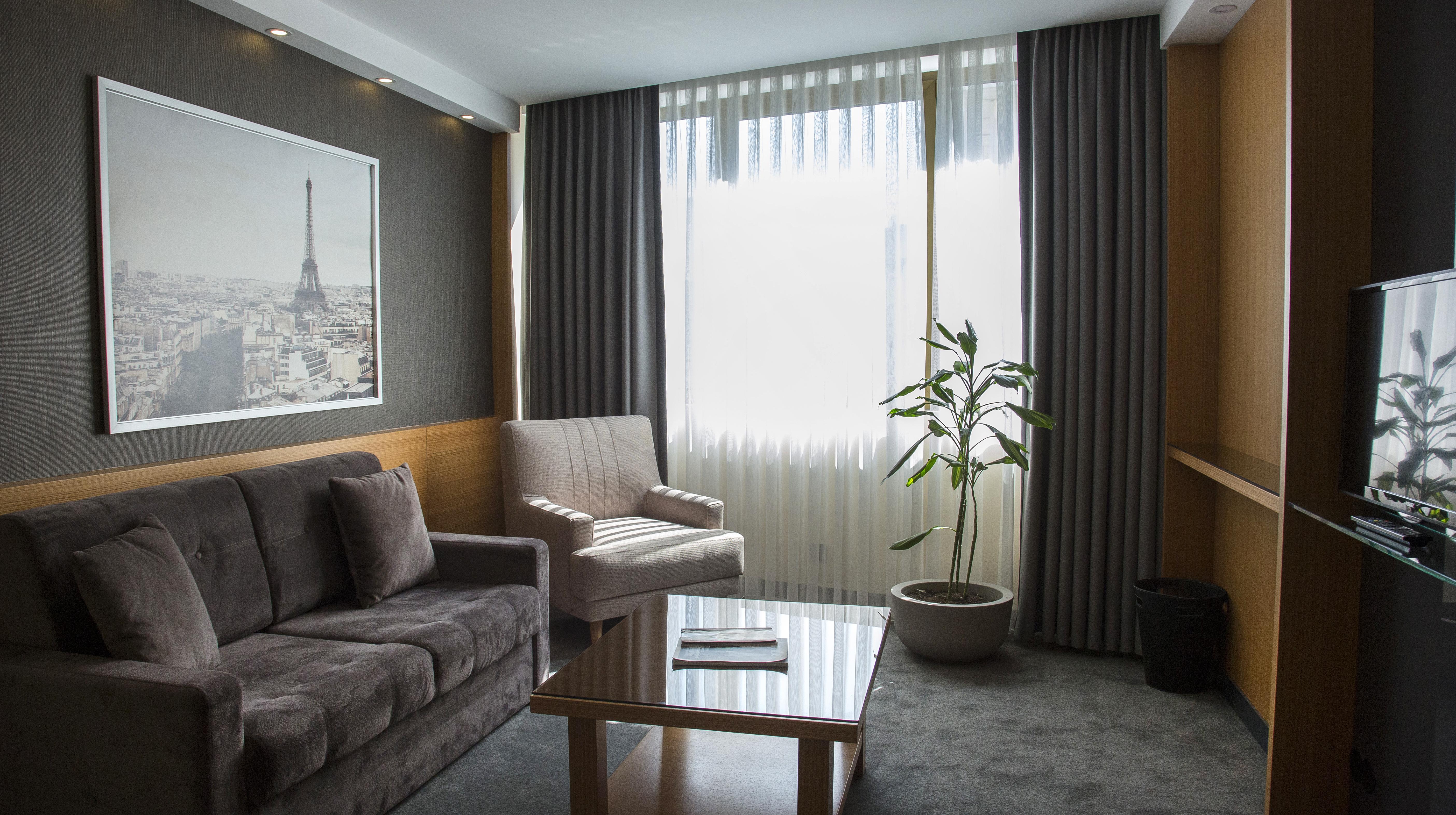 Tan - Special Category Otel