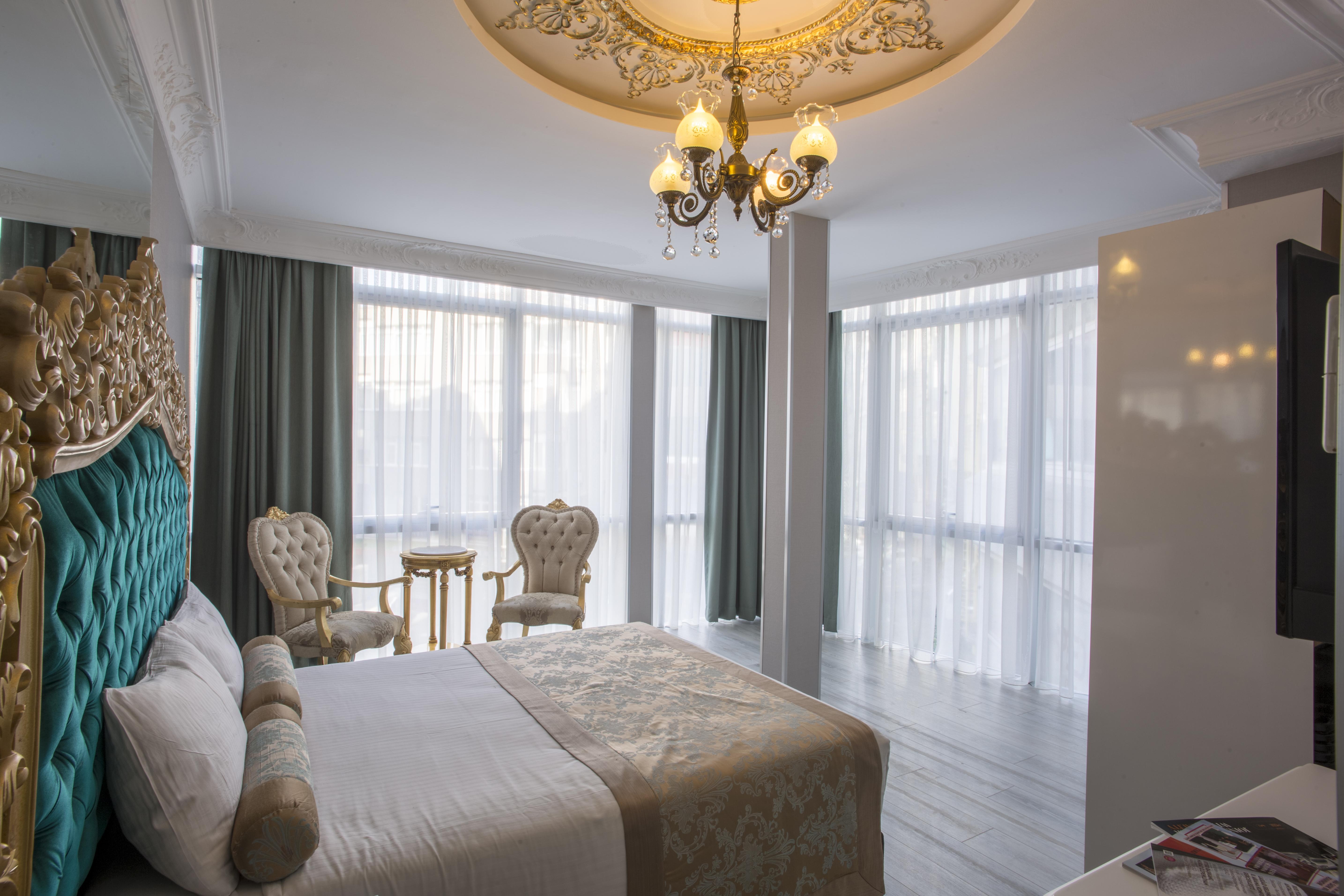 White Monarch Hotel 4*
