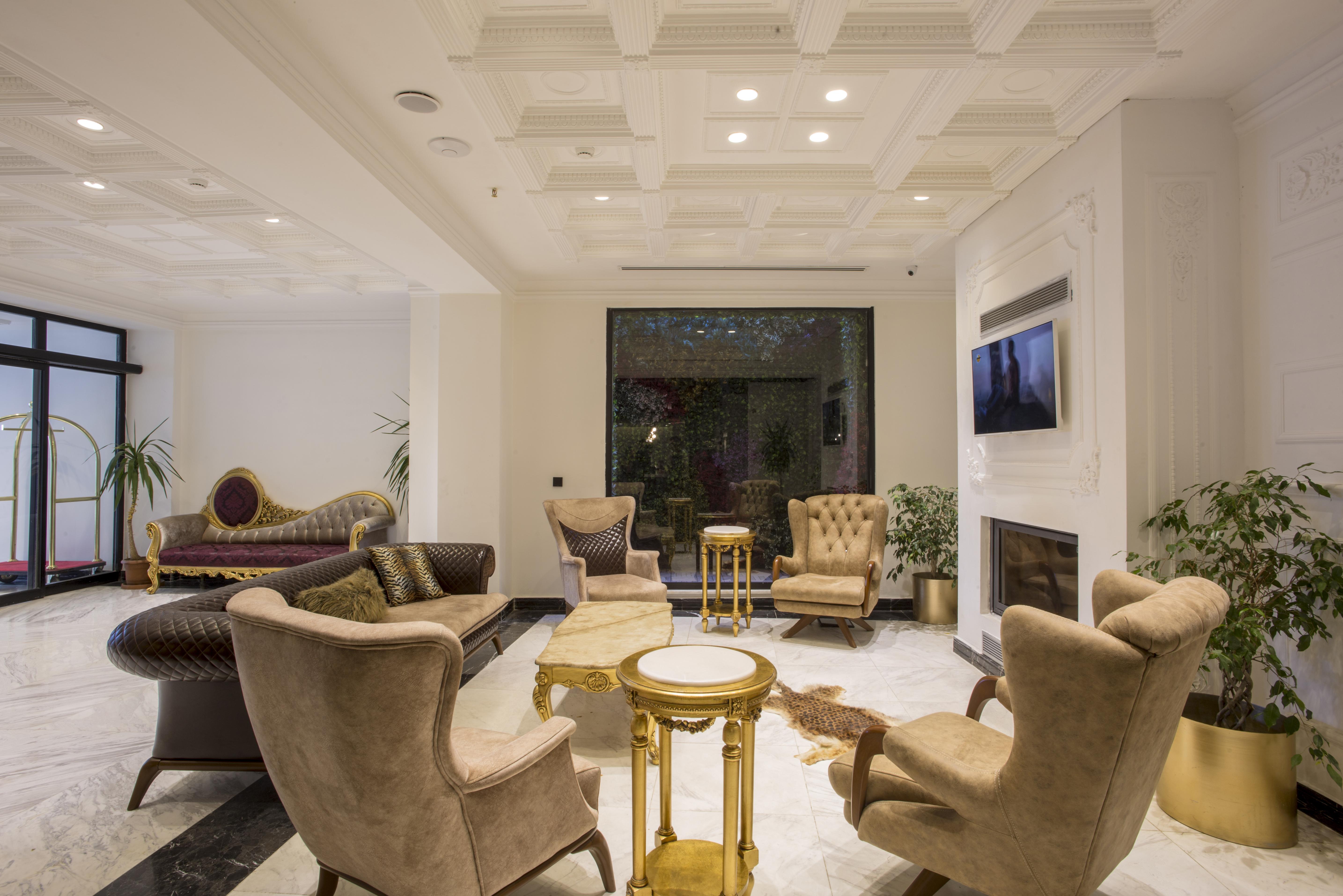 Hotel White Monarch 4*