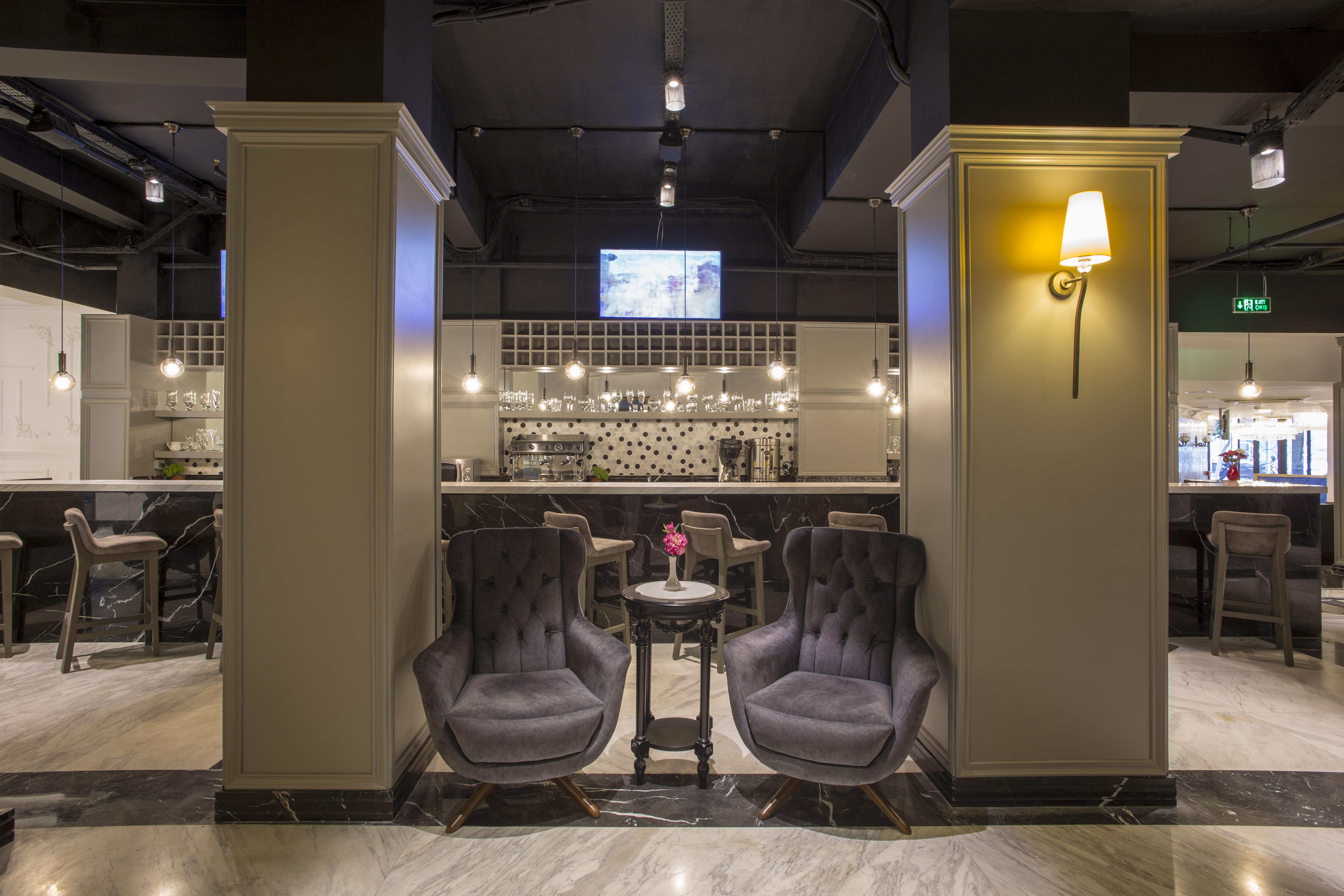 Hotel White Monarch 4*