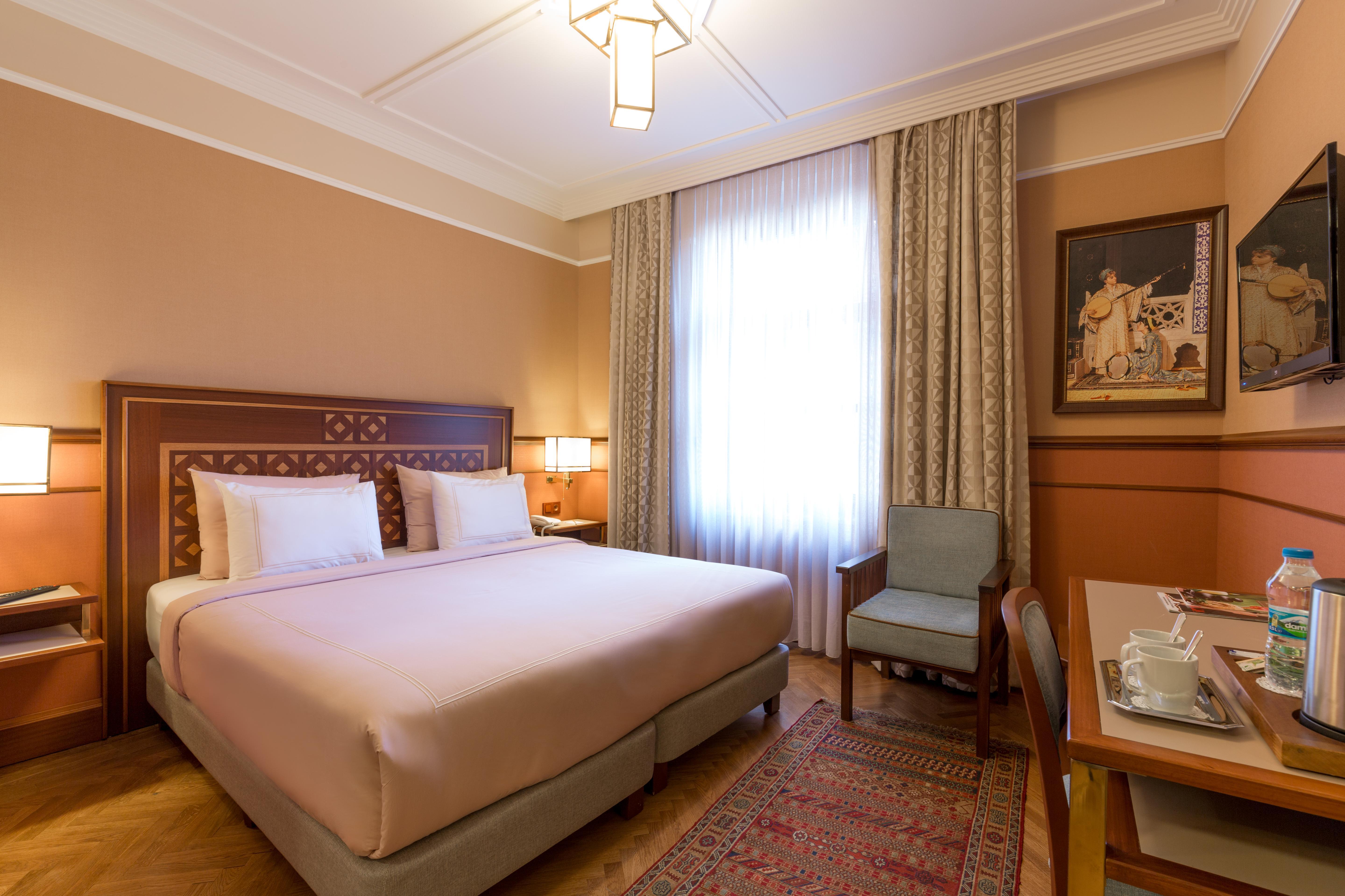 Hotel Lalahan 4*