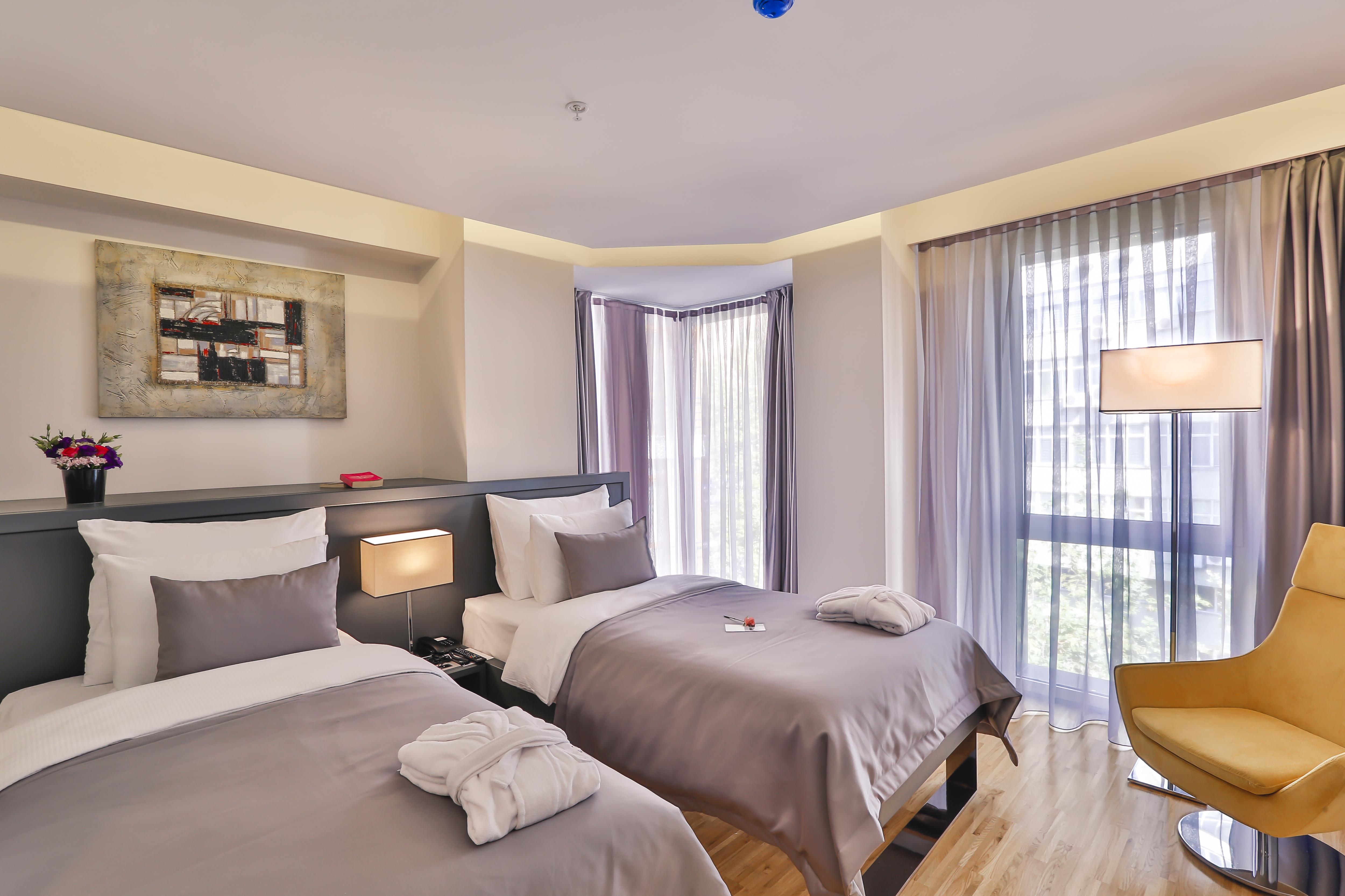 Business Life Hotel 4*