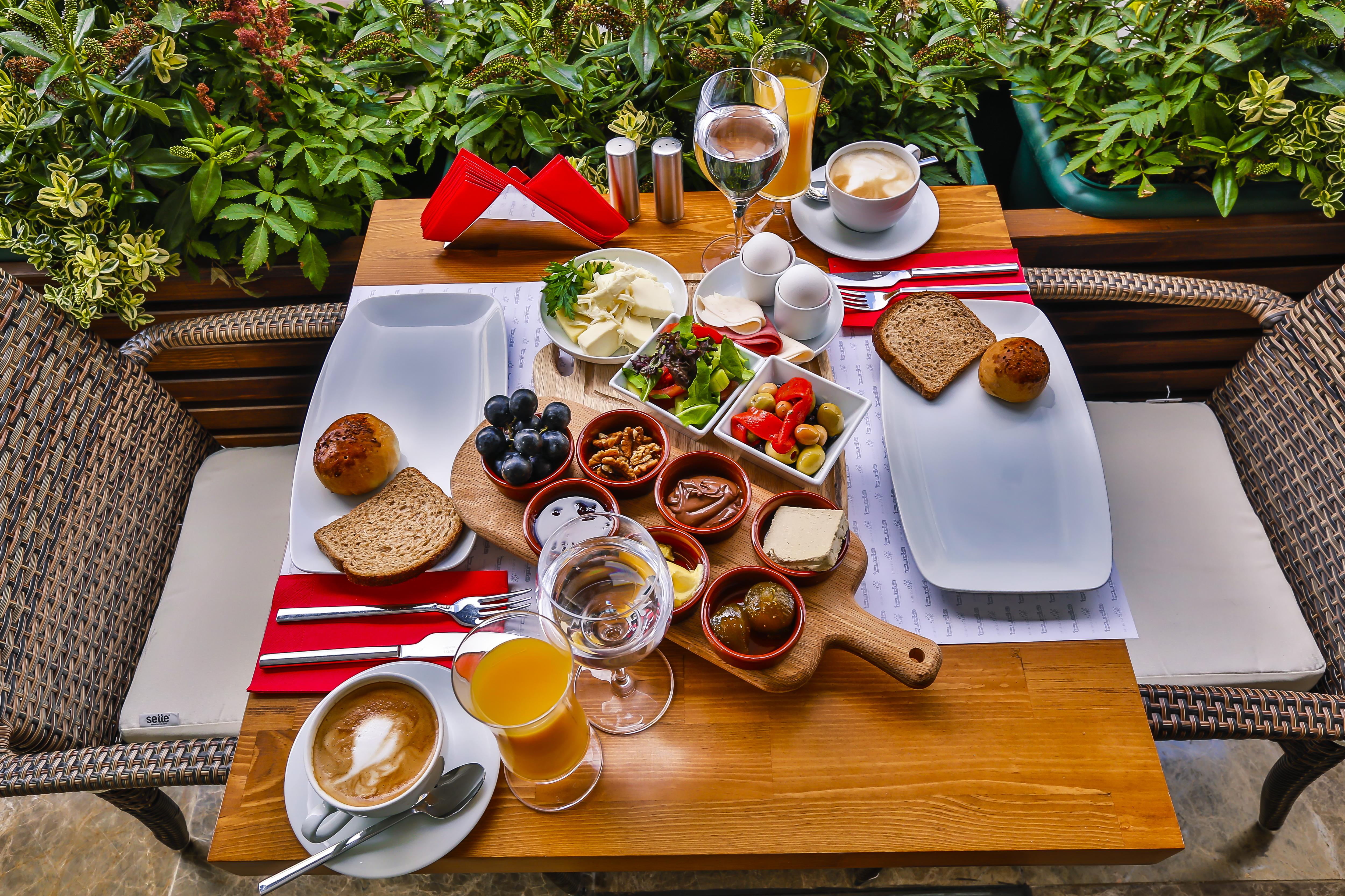 Hotel Business Life 4*