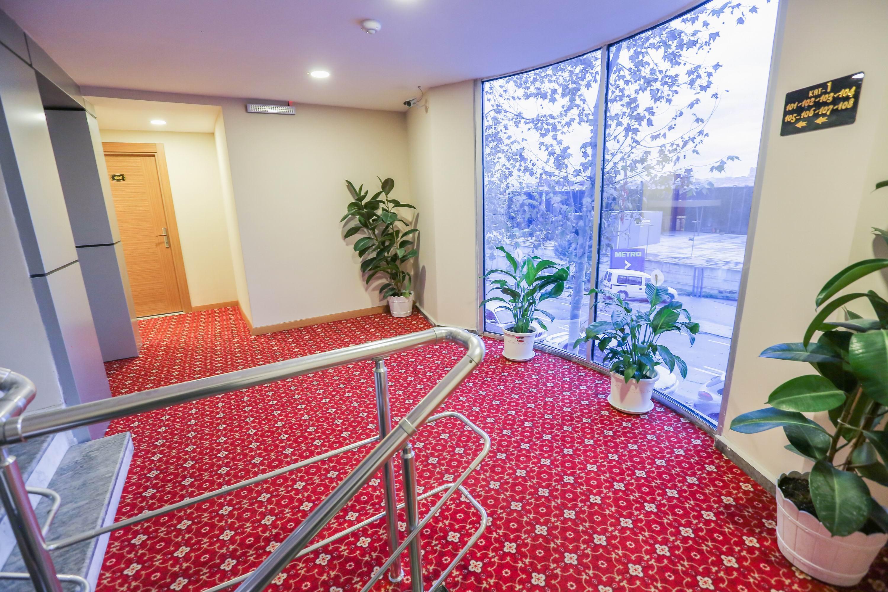 Grand Airport Hotel