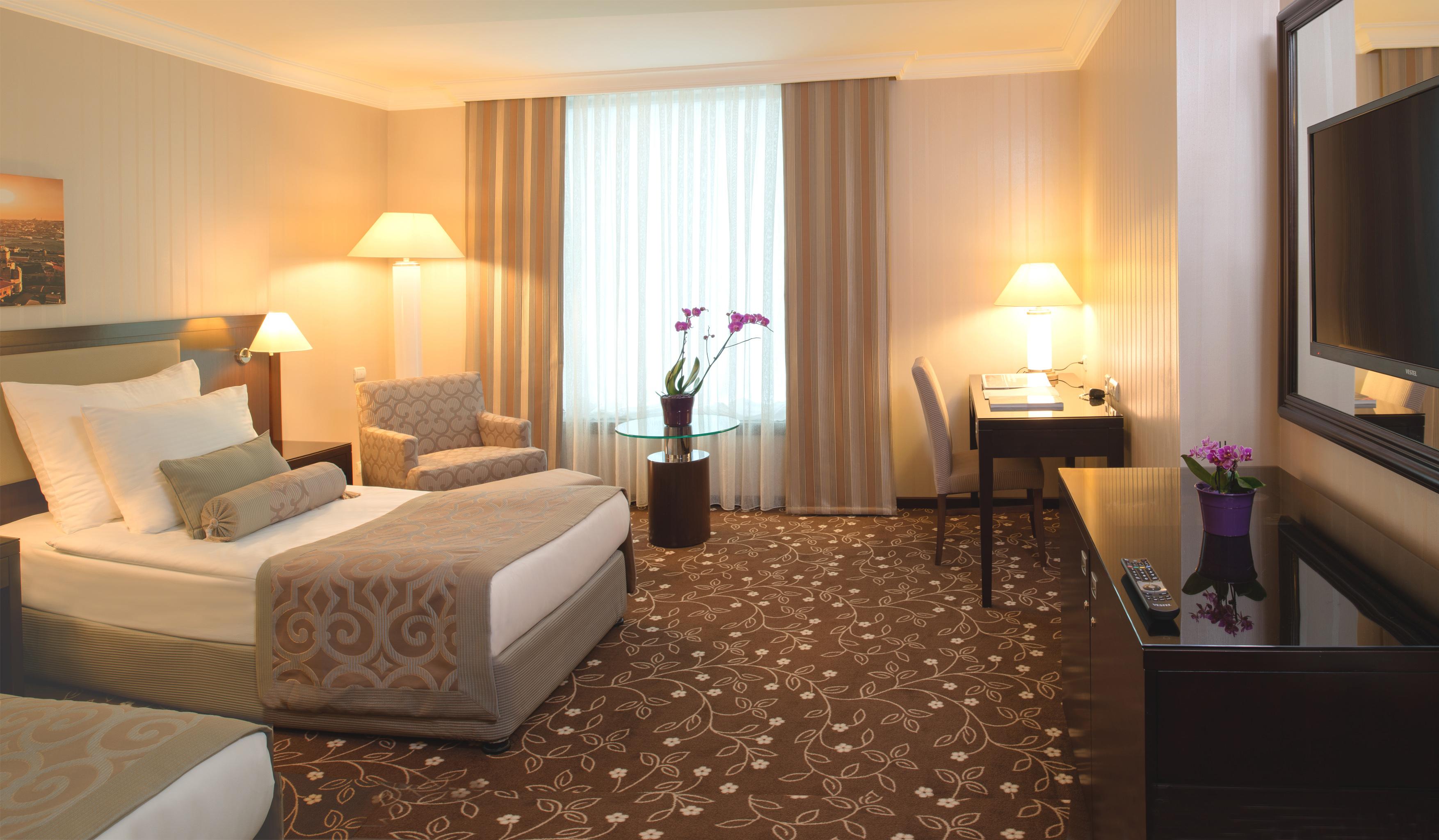 Kaya Fair & Convention Hotel 5*