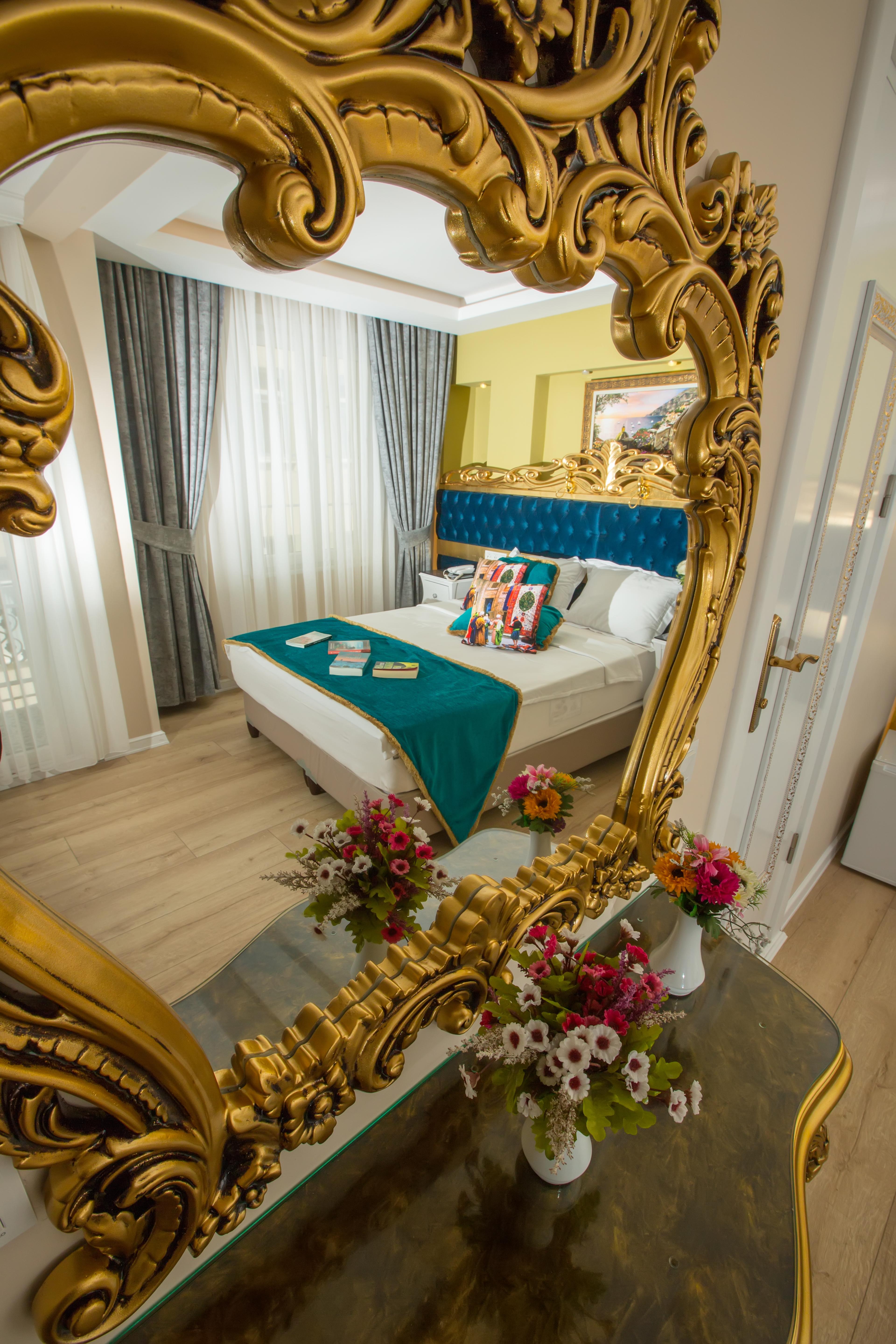 Atlantis Royal