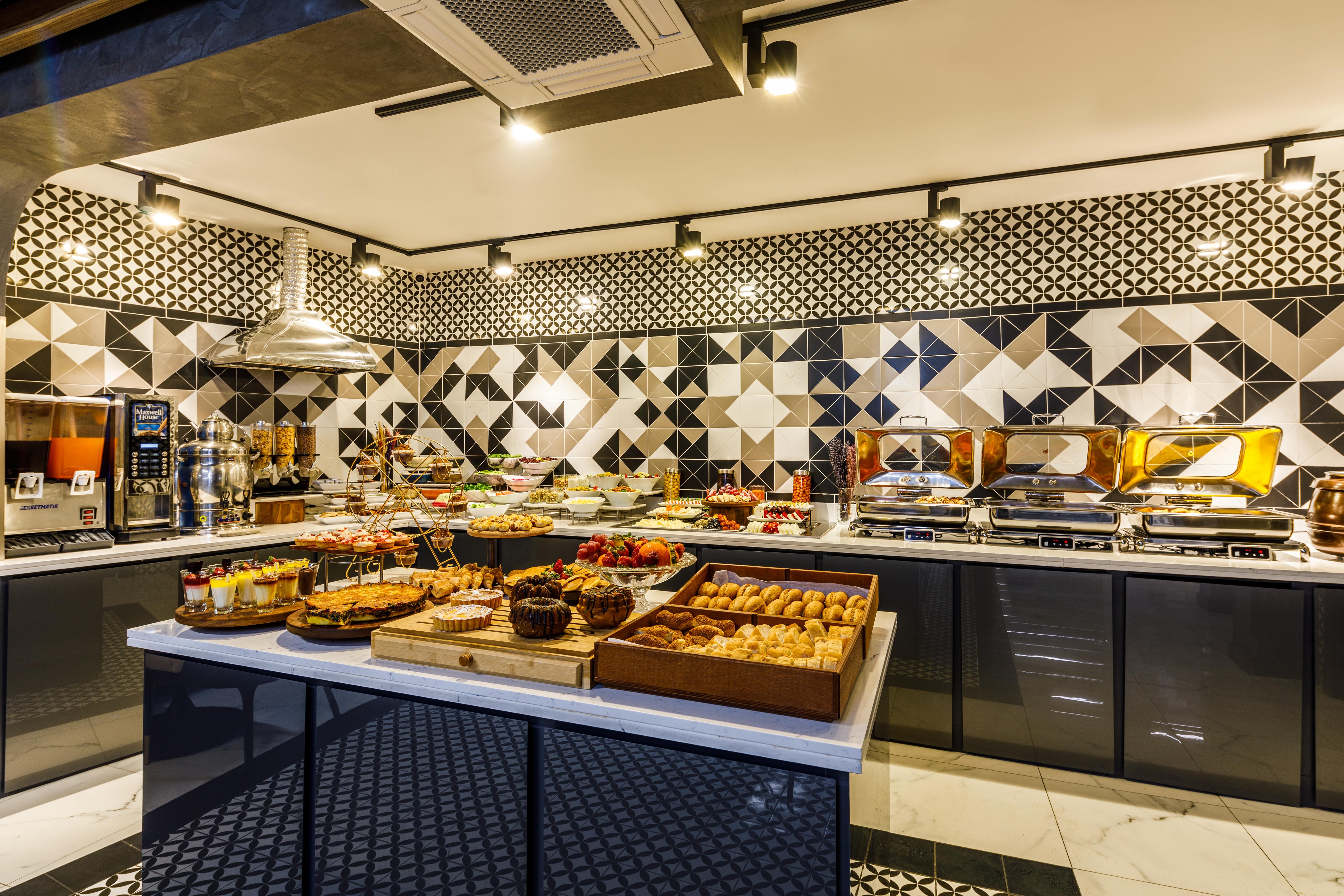 Euro Design Hotel 4*