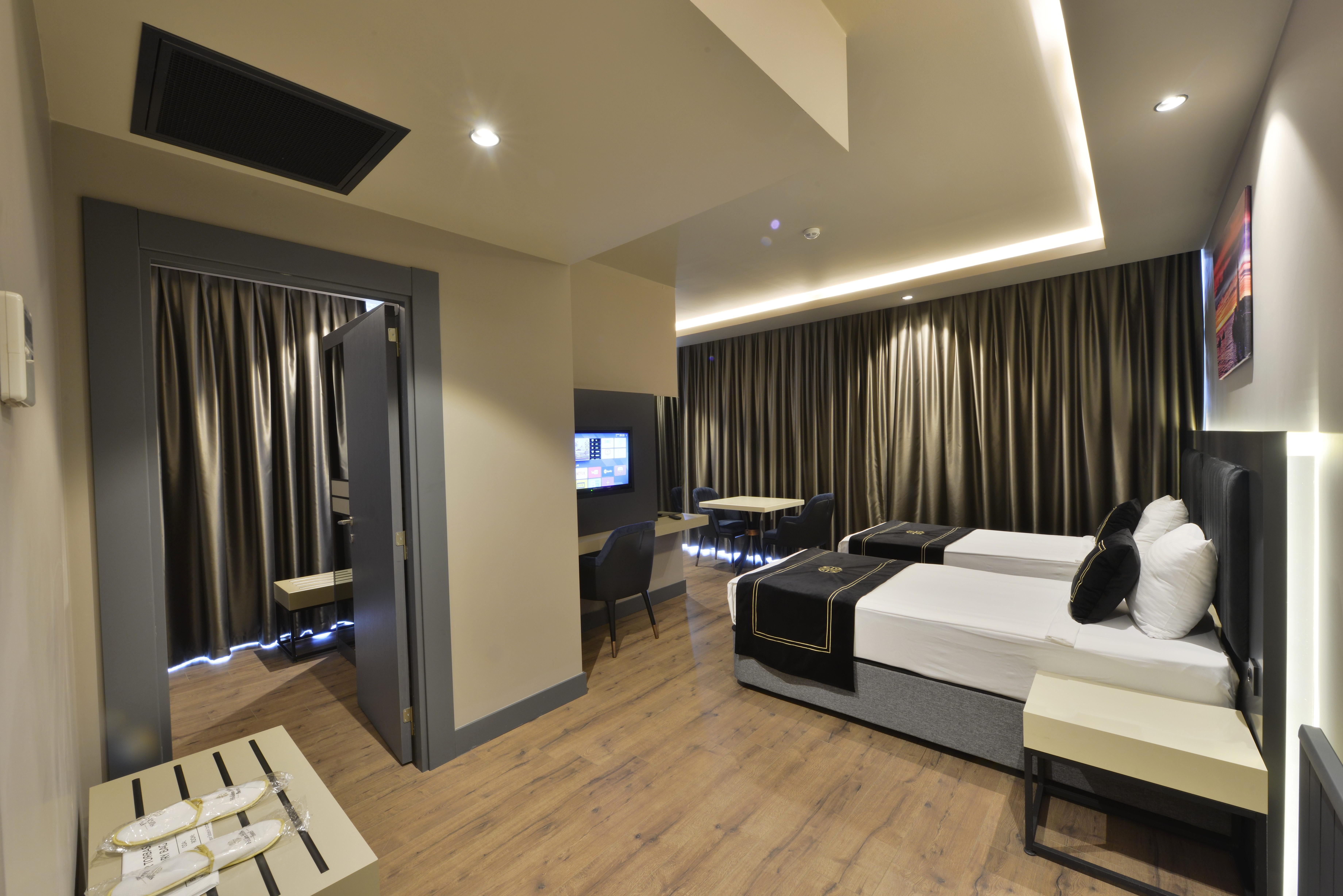 Western Premier Hidden Hills 5*
