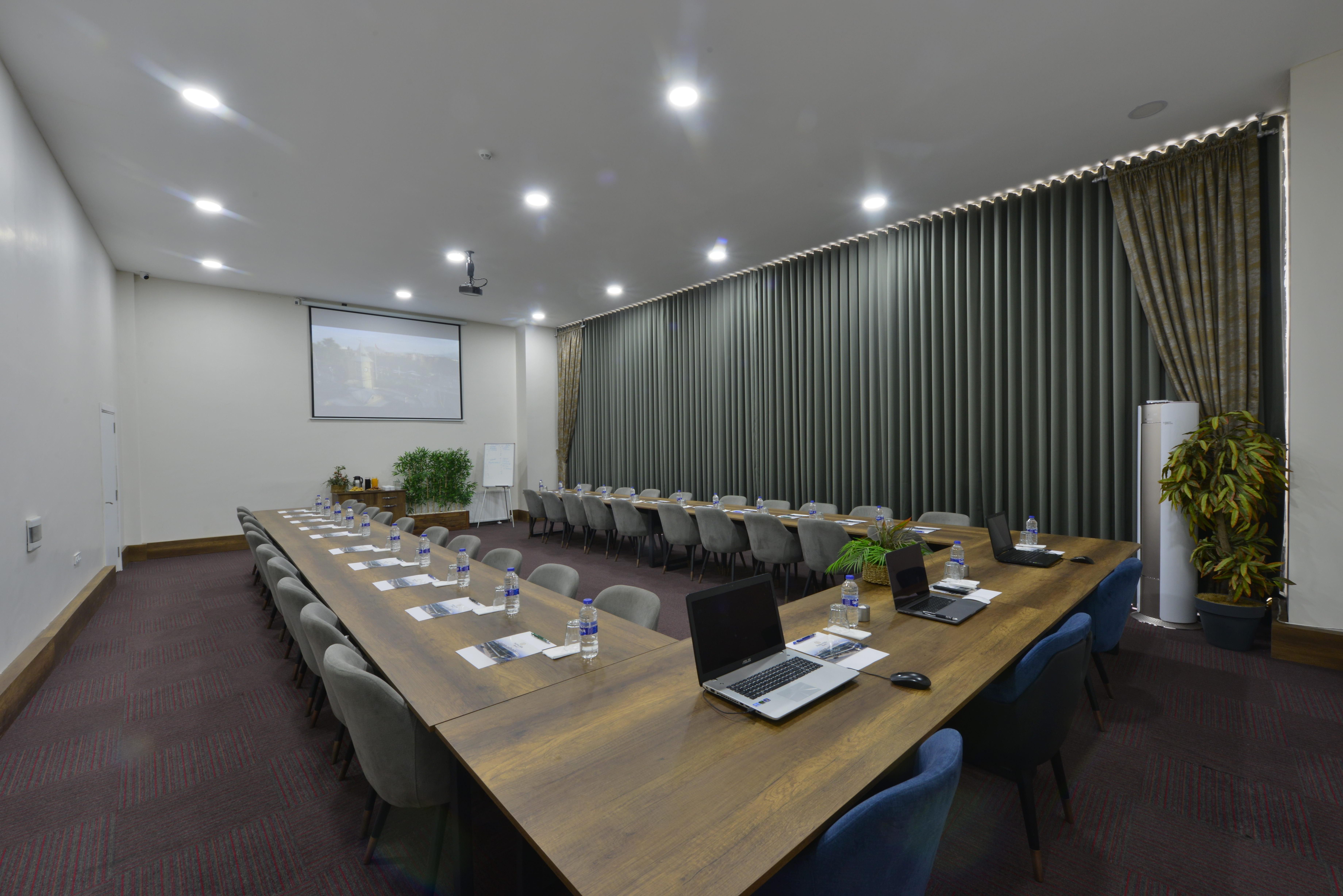 Western Premier Hidden Hills 5* Istambul