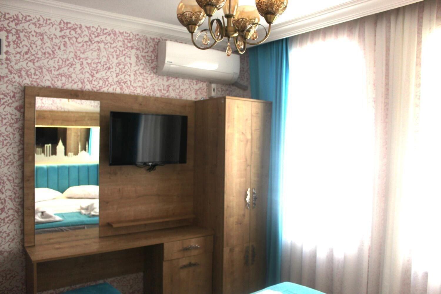 Megaron 3*
