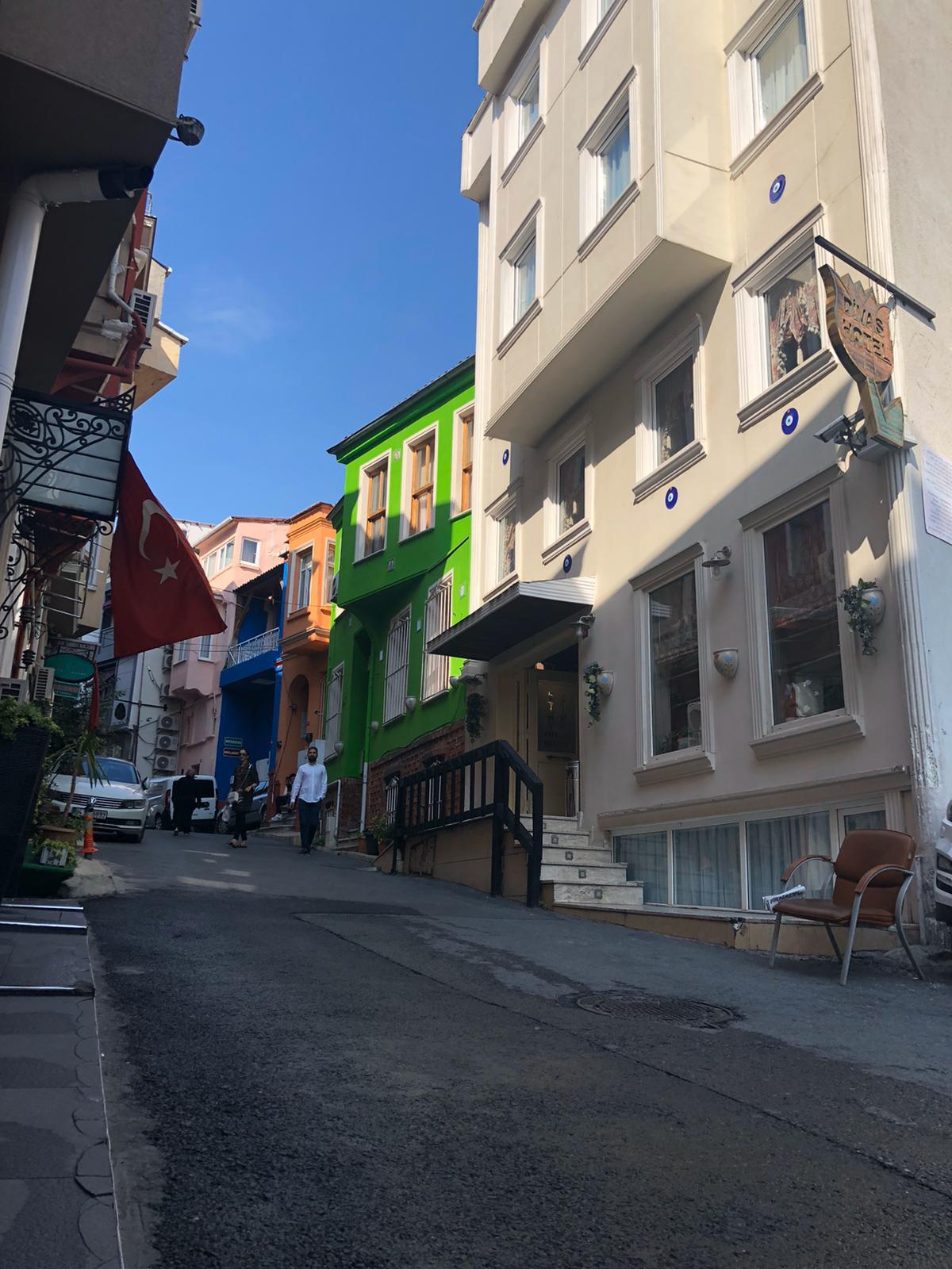 Megaron Hotel 3*