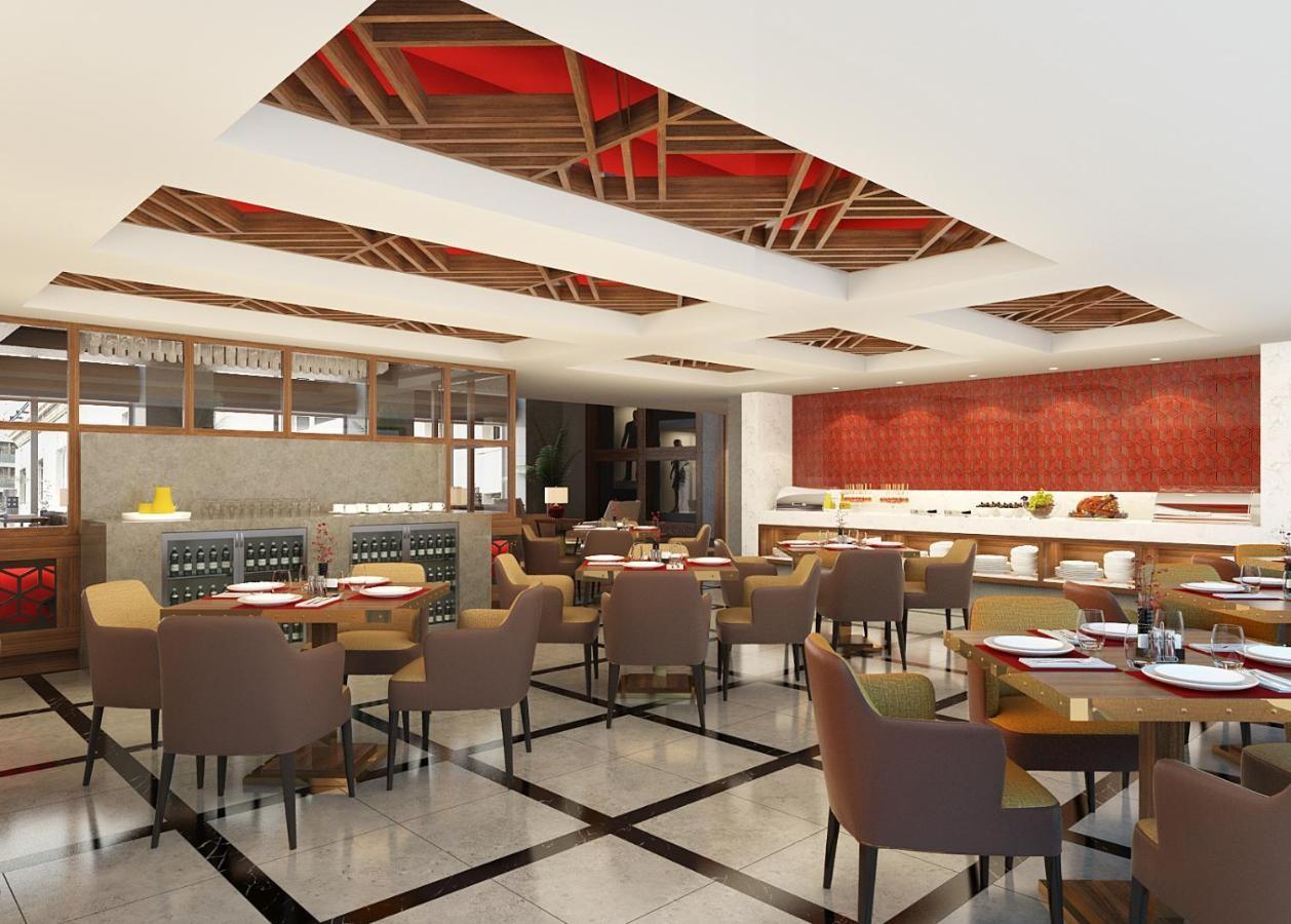 Hotel Moevenpick Airport 5*