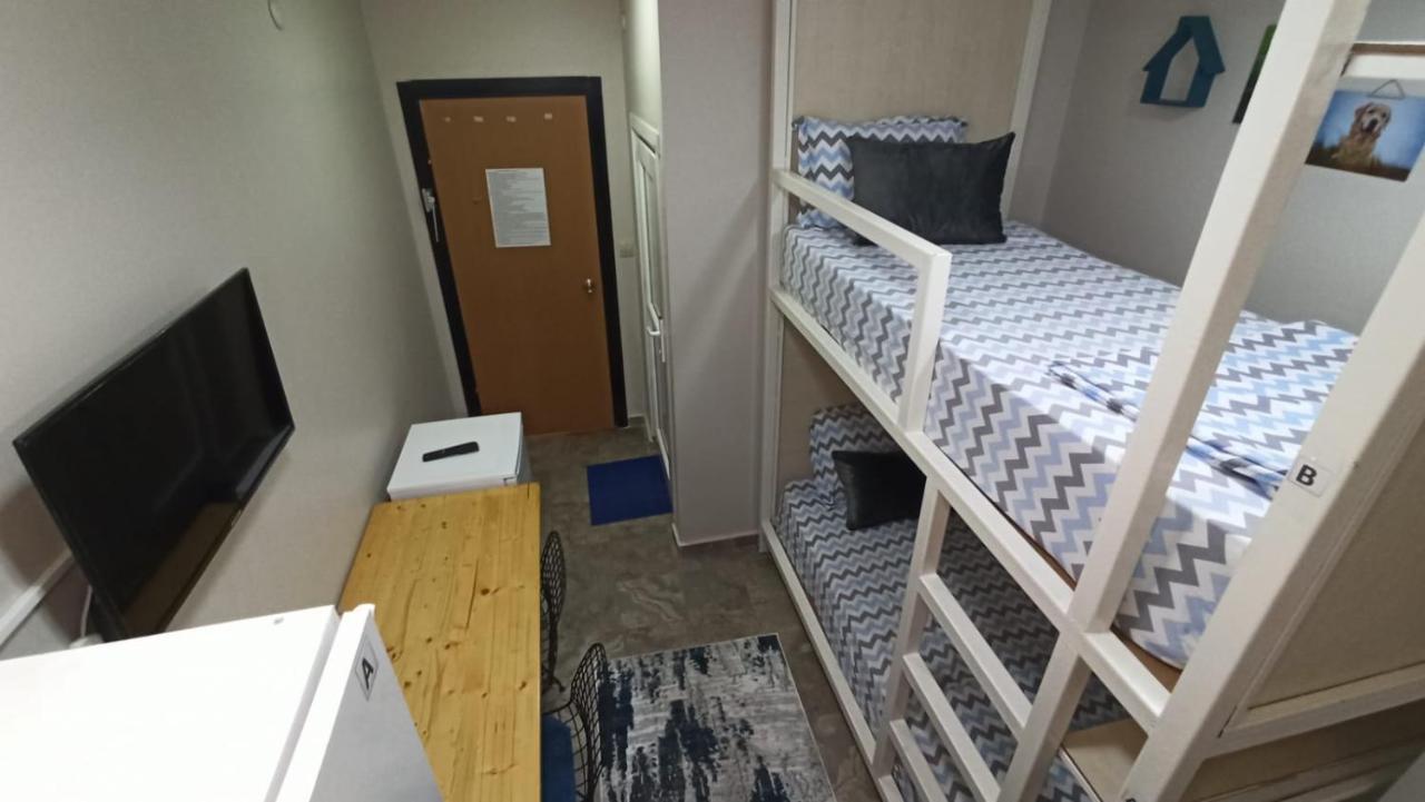 Ida Hostel *