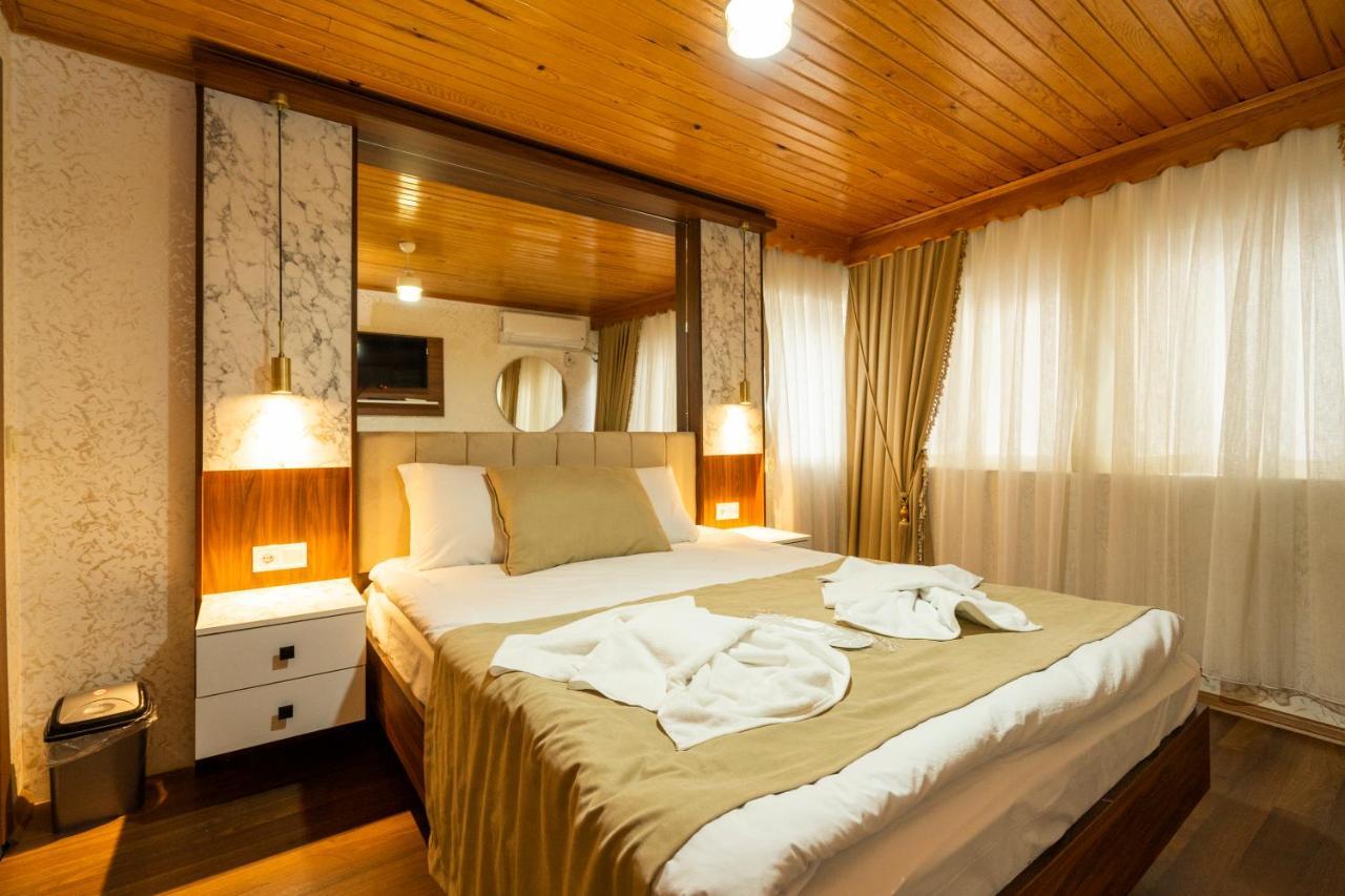 Candy Otel