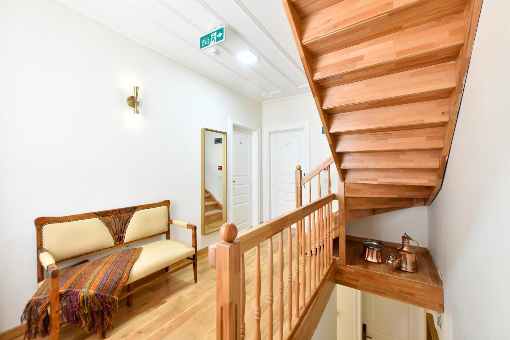 Hotel Agras *