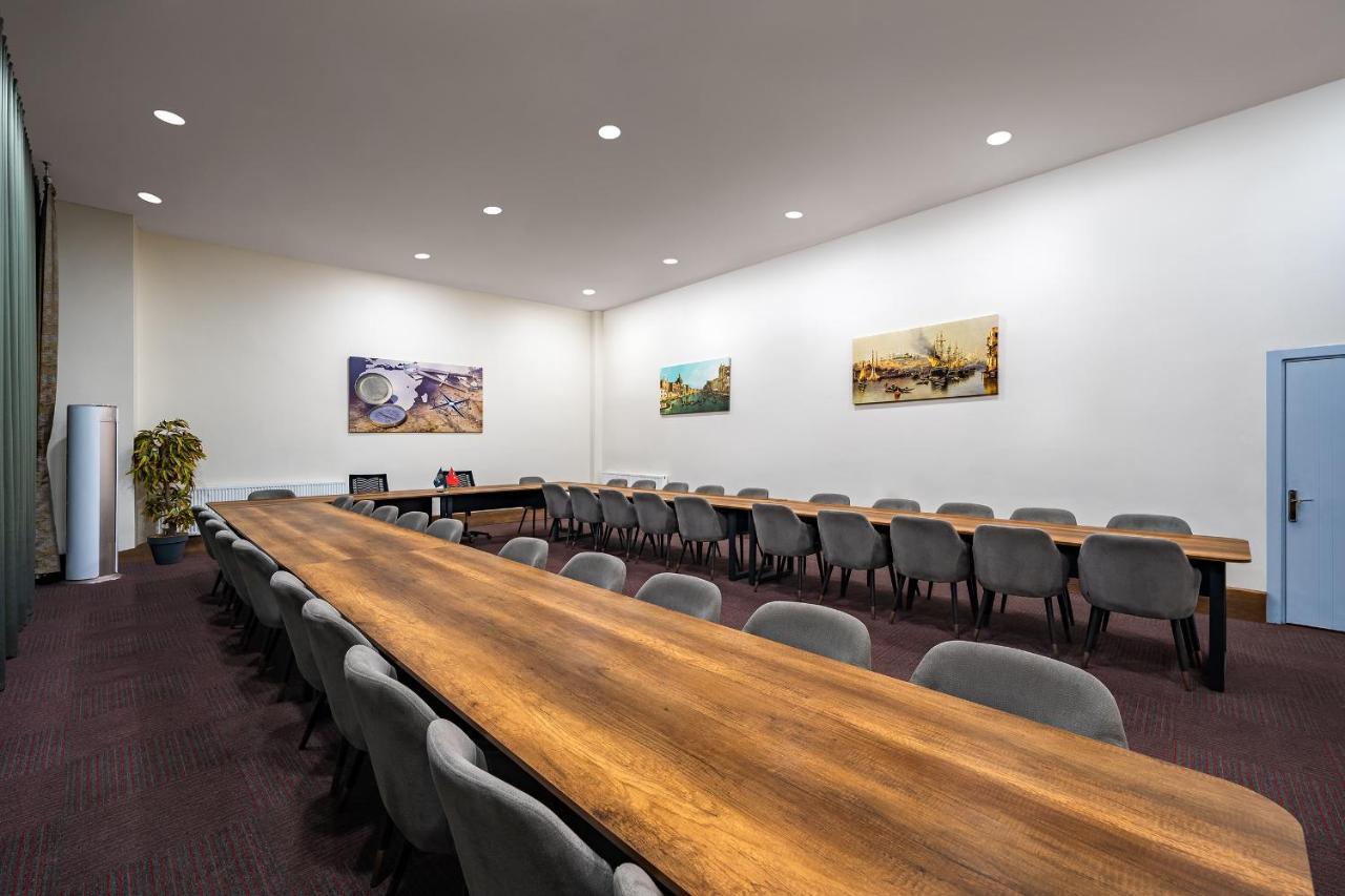 Hotel Western Premier Hidden Hills 5*
