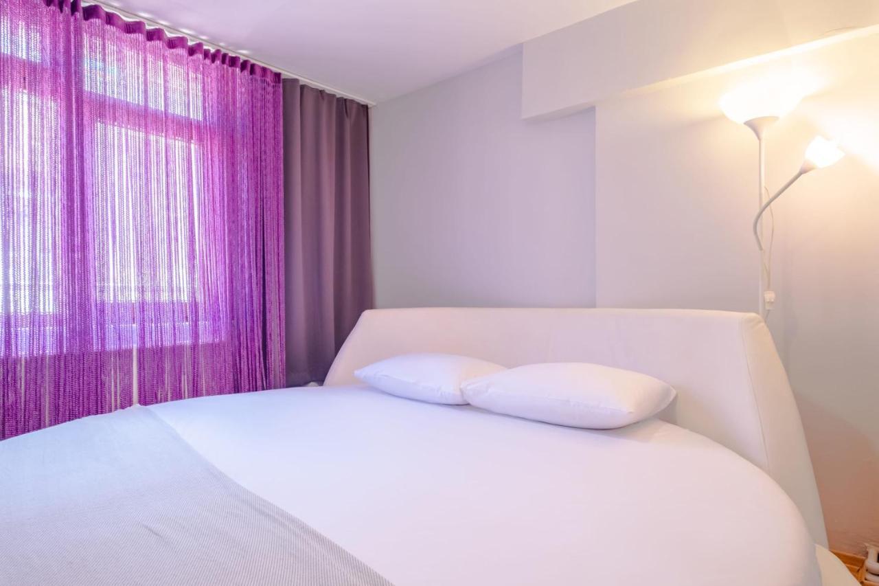 Apartment Colorful And Flat With Balcony In Kadikoy