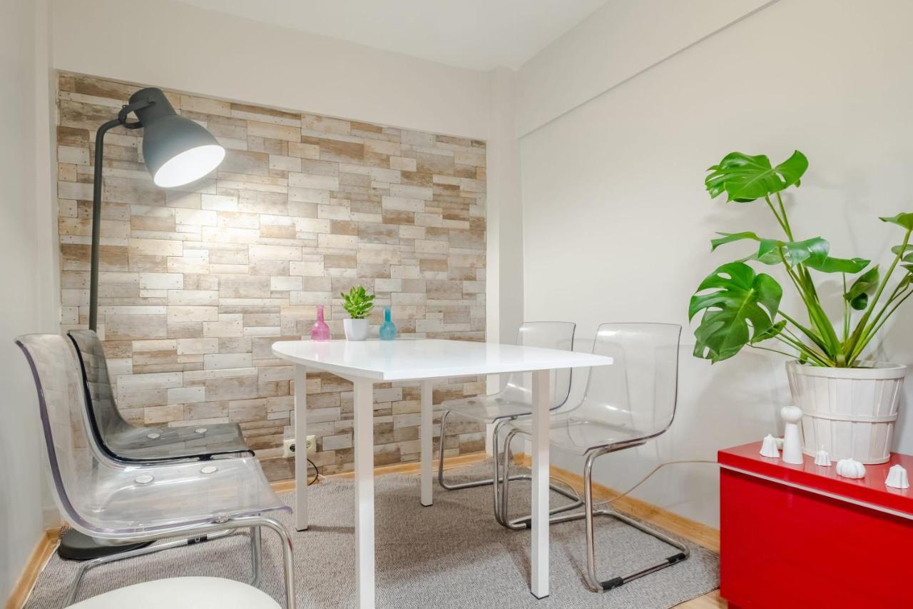 Colorful And Flat With Balcony In Kadikoy * Istanbul