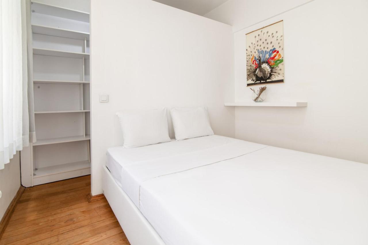 Apartment Cozy Flat In Beyoglu Near Public Transportation Istanbul