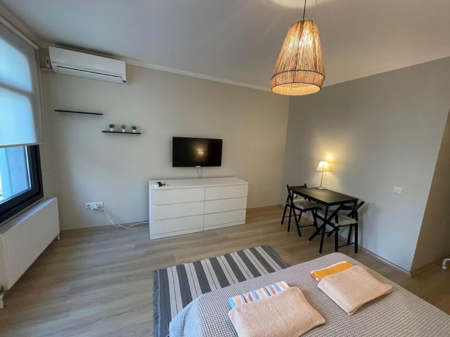 Apartment W/ Balcony In Center,5 Mn Walk To Istiklal *