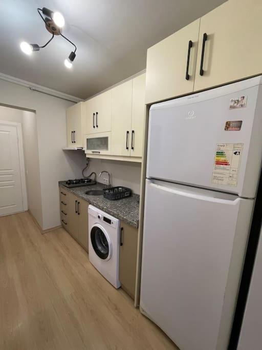 W/ Balcony In Center,5 Mn Walk To Istiklal Apartment *
