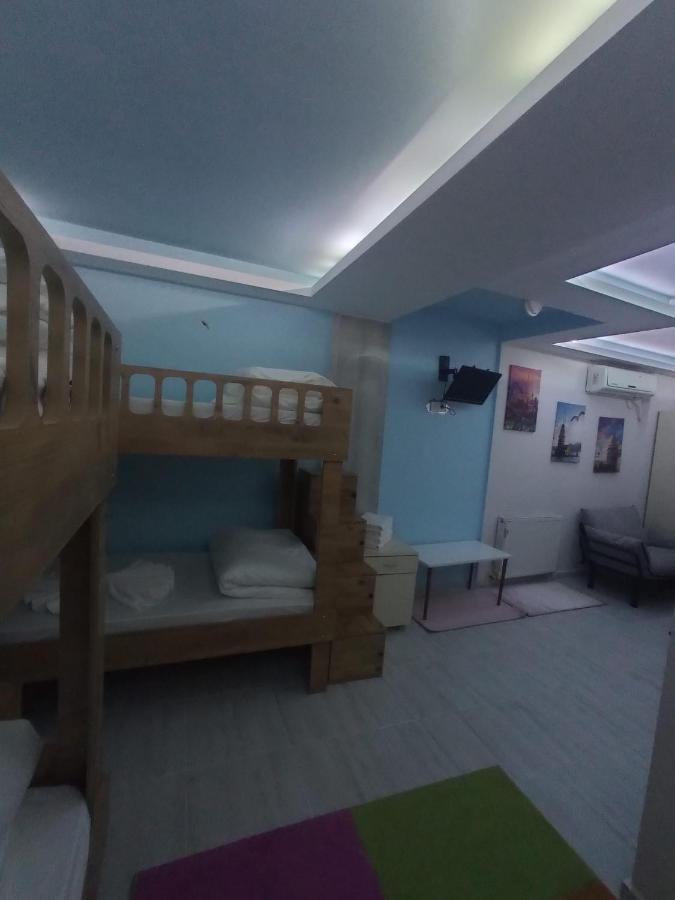 Armıs Hostel *