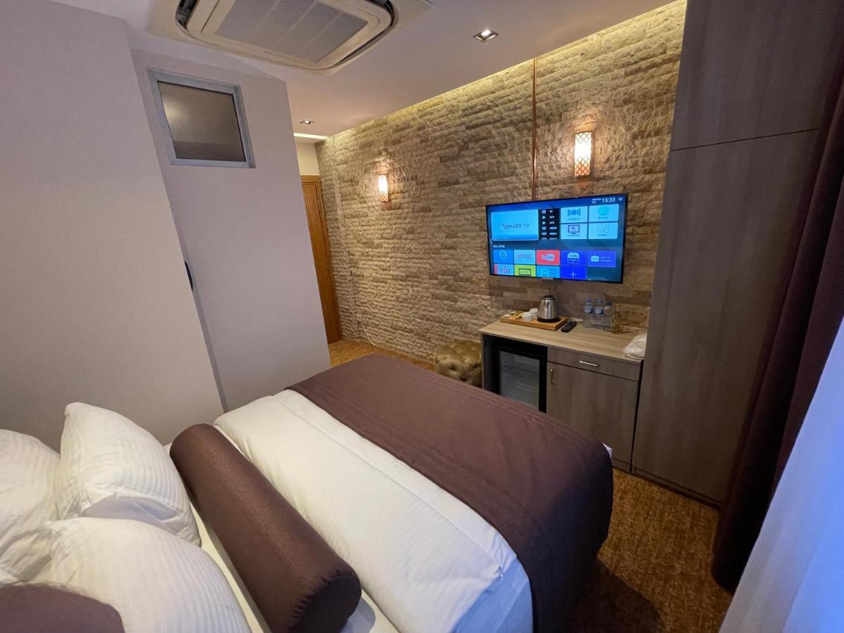 Weingart Port Seaside Hotel *