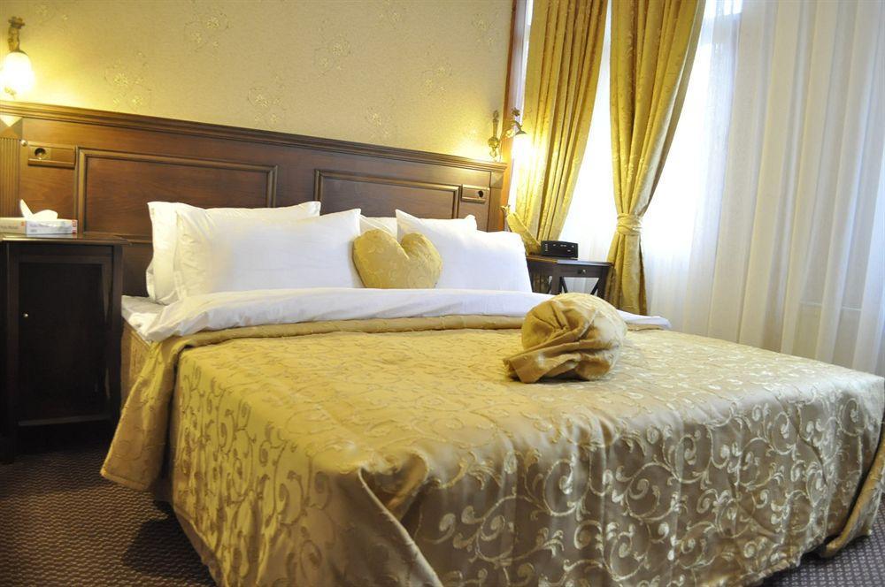 Hotel Center Hill 2*