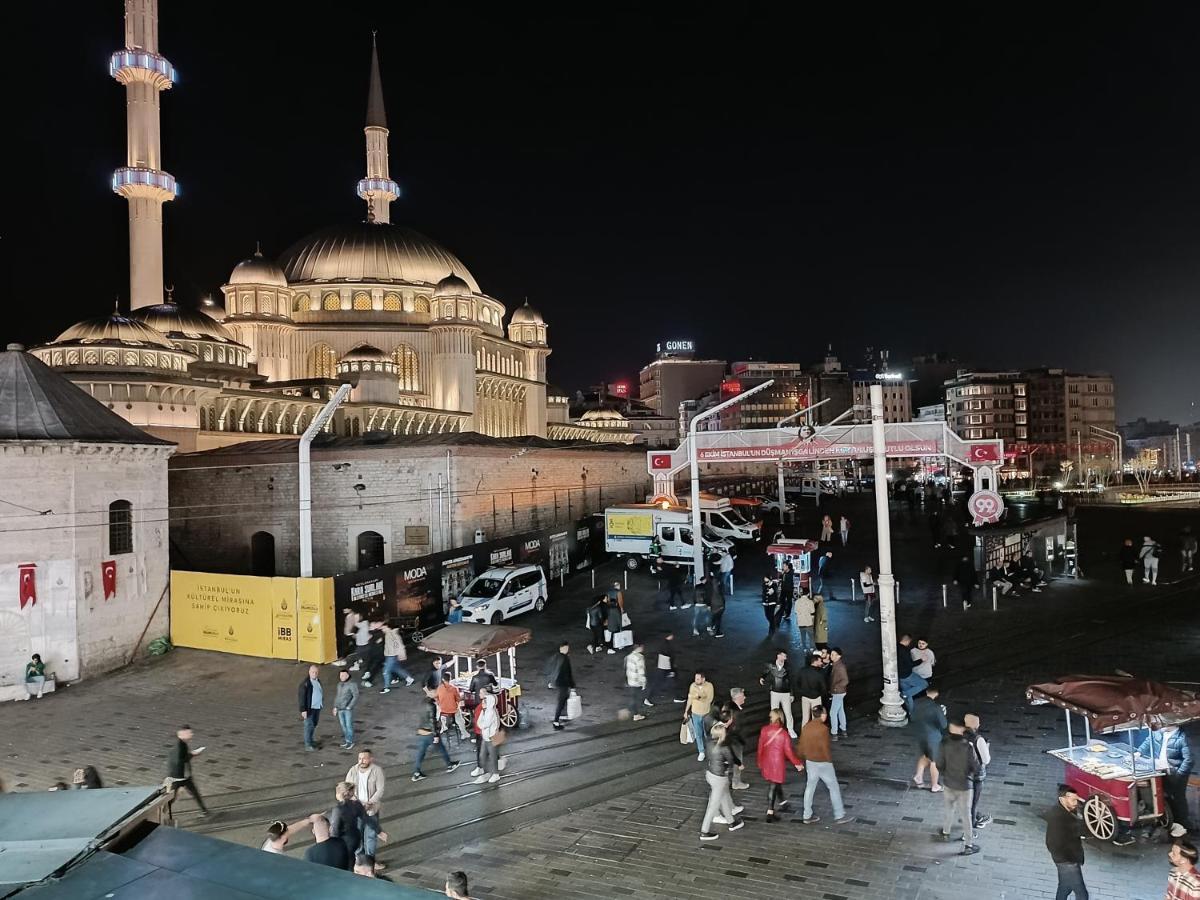 Deniz Taksim *