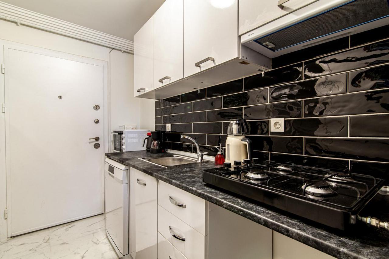 Cozy Flat Close To Various Malls In Kagithane Apartment