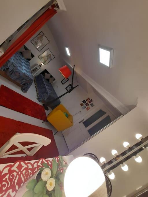 Apartment Deniz Manzarasi, Marti Sesleri Esliginde