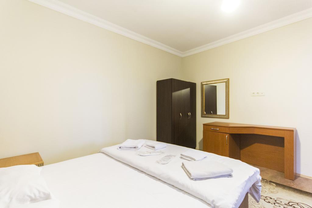 Herton Apart 3*