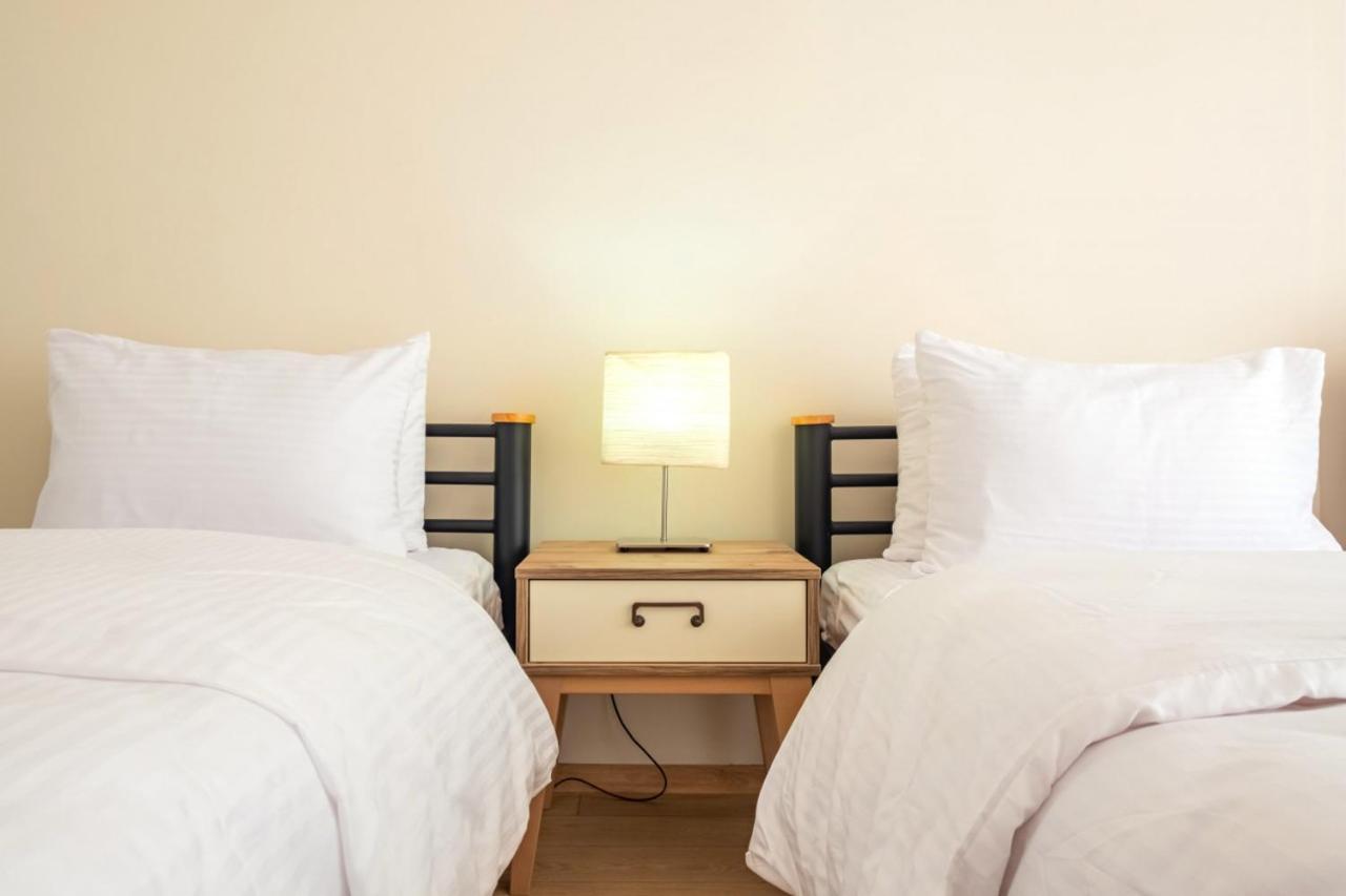 Flat With Garden Close To Coast In Uskudar Daire İstanbul