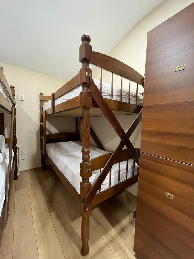 Hostel Chambers Of The Boheme *