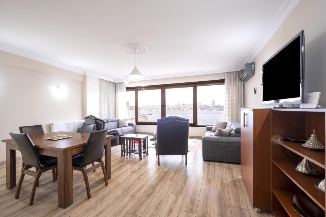 Flat With Sea View Near Uskudar Ferry Station Apartment