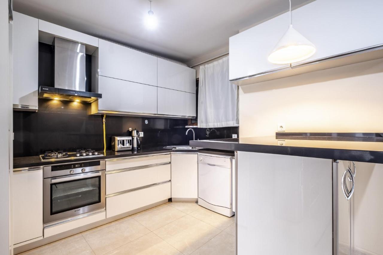 Flat With Sea View Near Uskudar Ferry Station * Istanbul