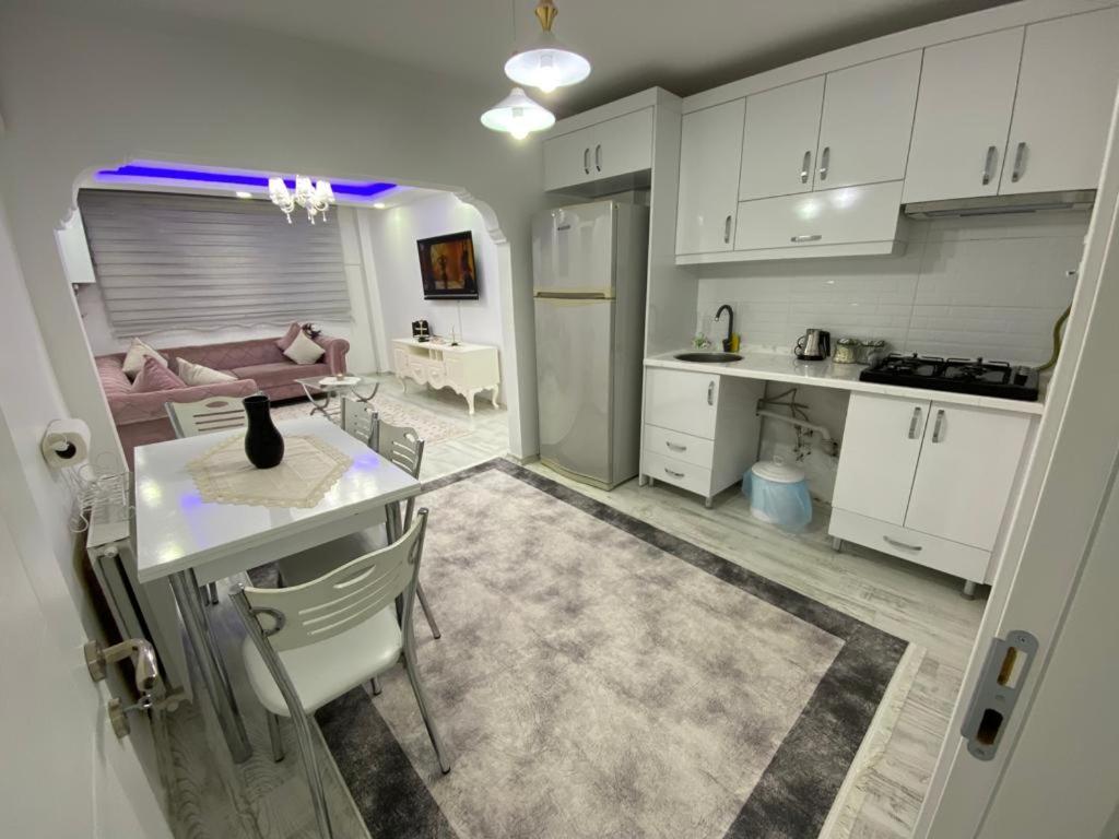 Tarihi Mekanda Sirin Apartment *