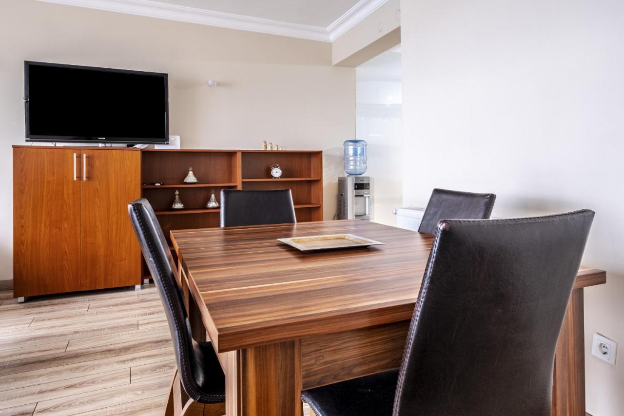 Flat With Sea View Near Uskudar Ferry Station Apartment